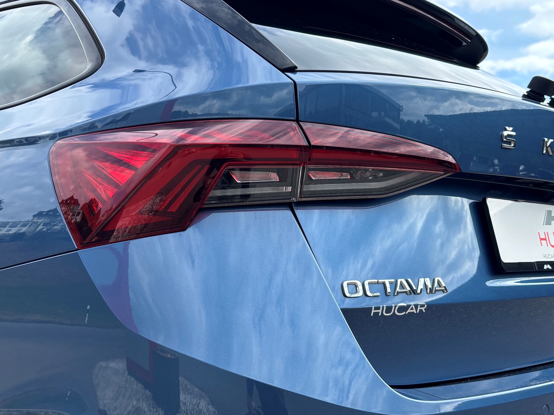 SKODA Octavia Combi 1.0 mHEV DSG Style-image-5