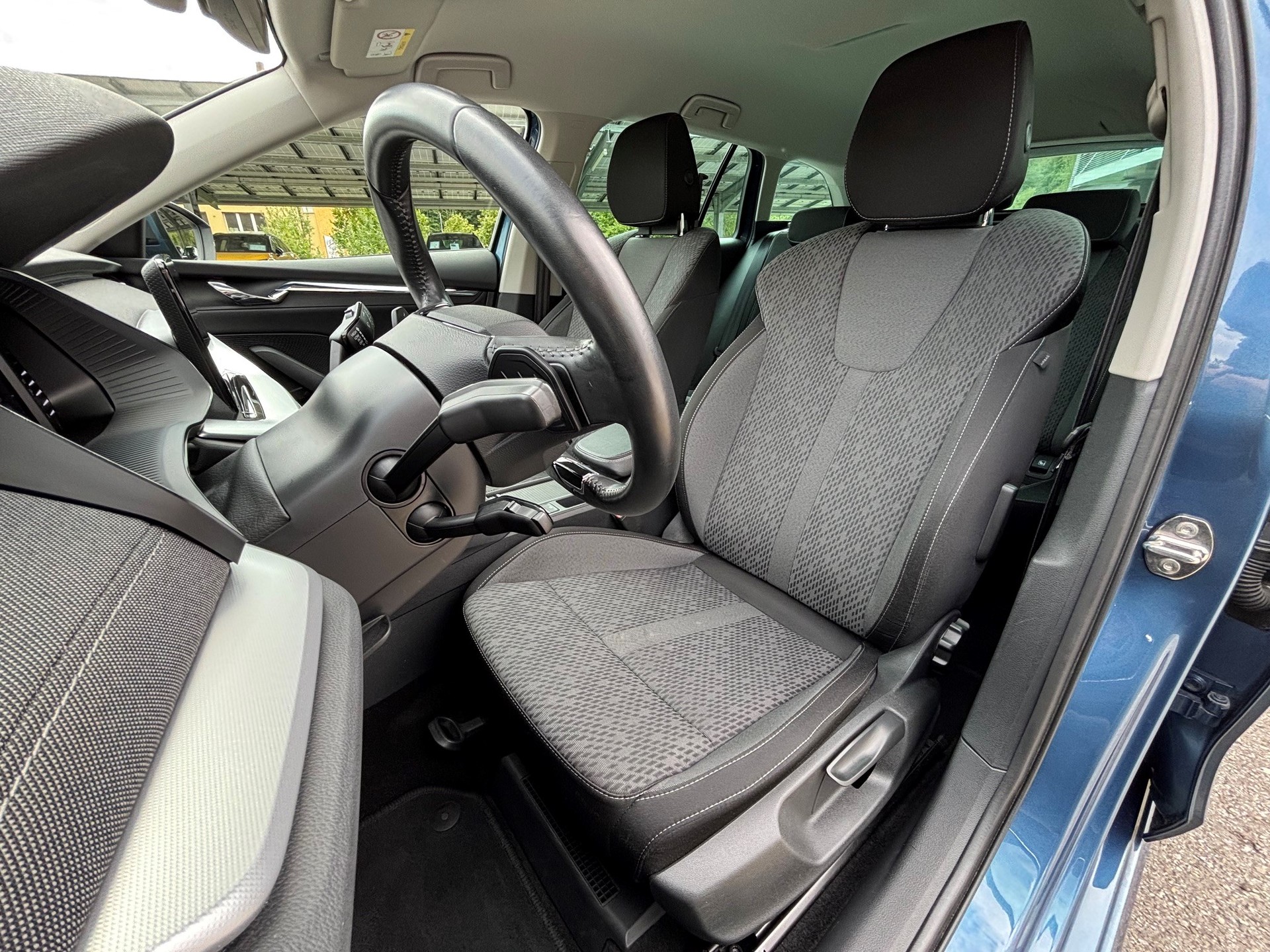 SKODA Octavia Combi 1.0 mHEV DSG Style-image-9