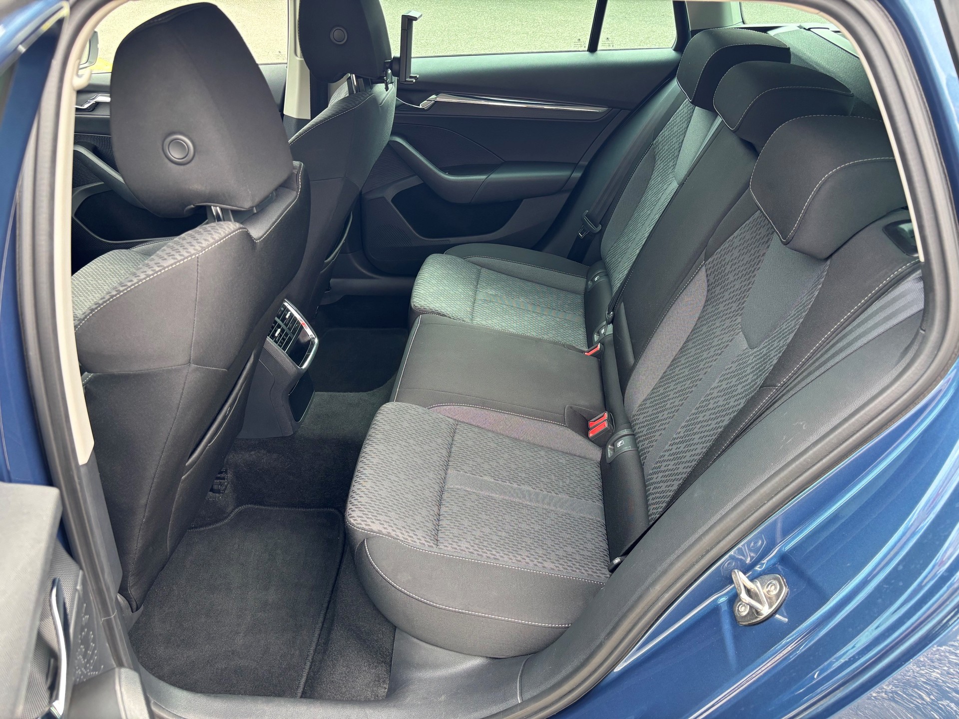 SKODA Octavia Combi 1.0 mHEV DSG Style-image-13