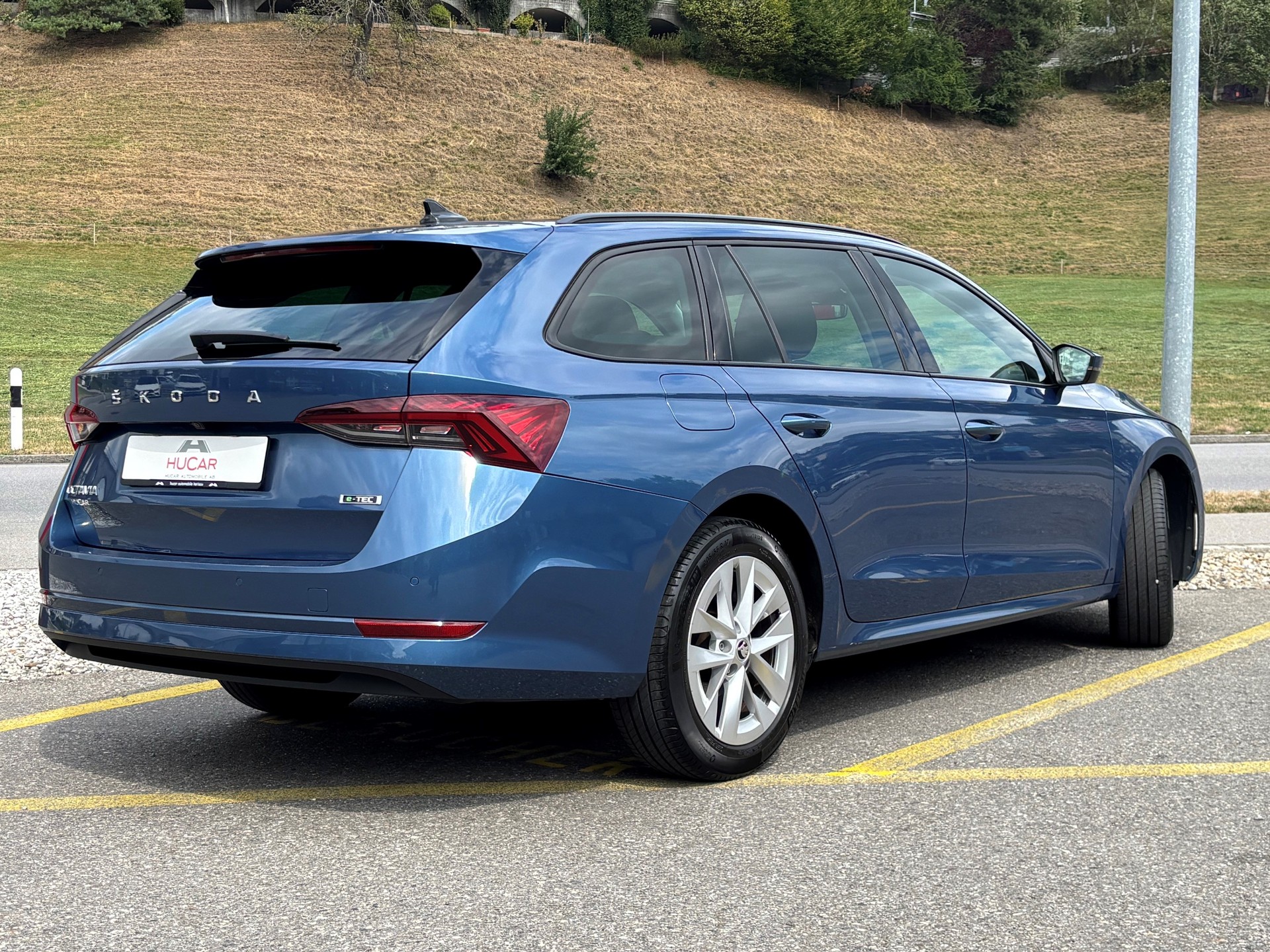 SKODA Octavia Combi 1.0 mHEV DSG Style-image-2