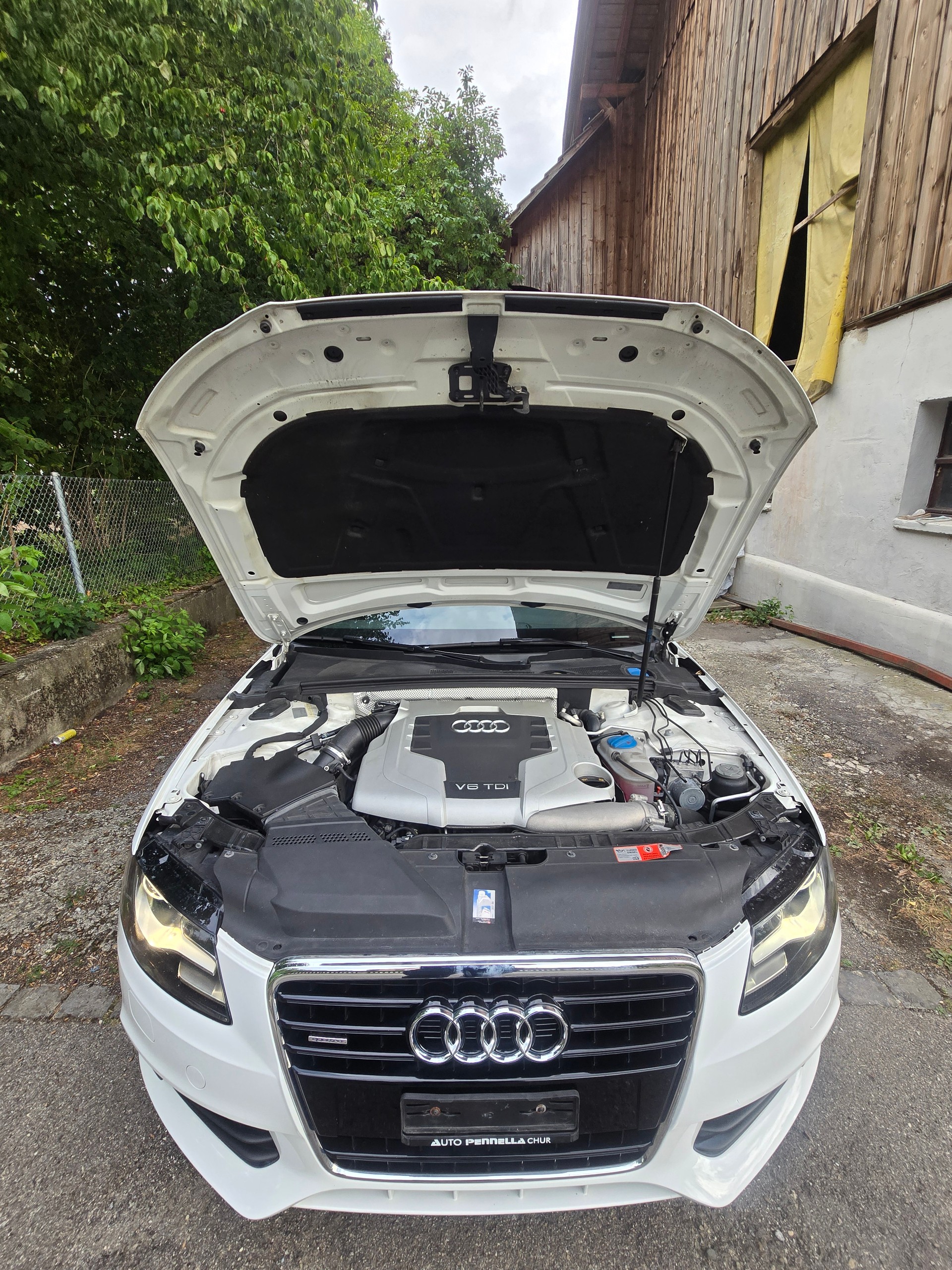 AUDI A4 Avant 3.0 TDI quattro S-tronic-image-12