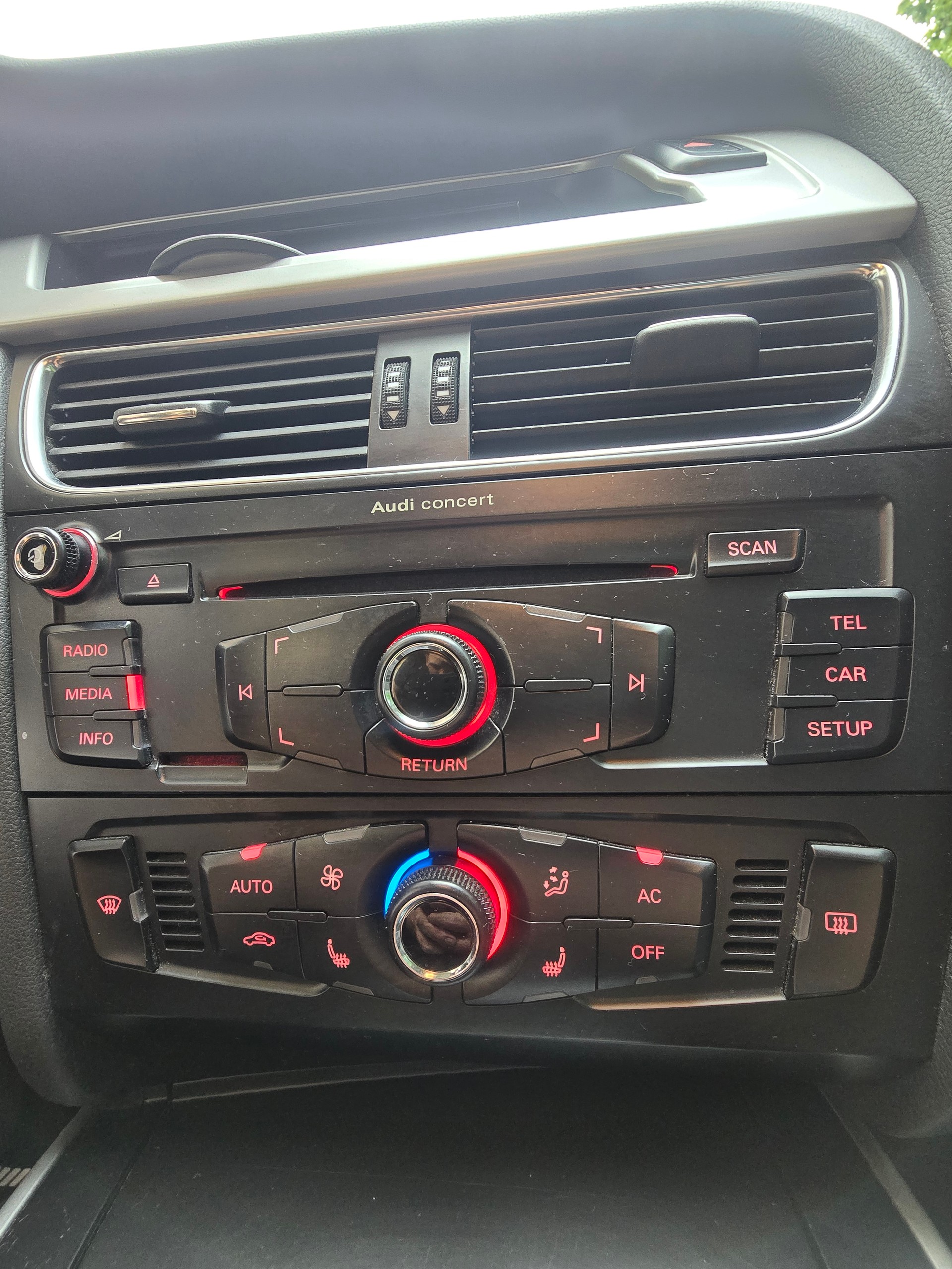 AUDI A4 Avant 3.0 TDI quattro S-tronic-image-11