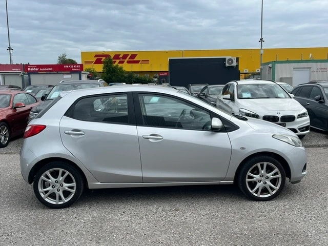 MAZDA 2 1.3i 16V Exclusive-image-7