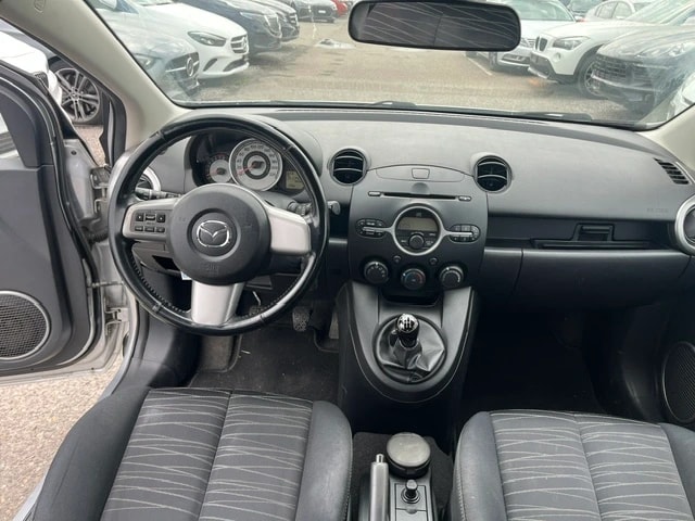 MAZDA 2 1.3i 16V Exclusive-image-13
