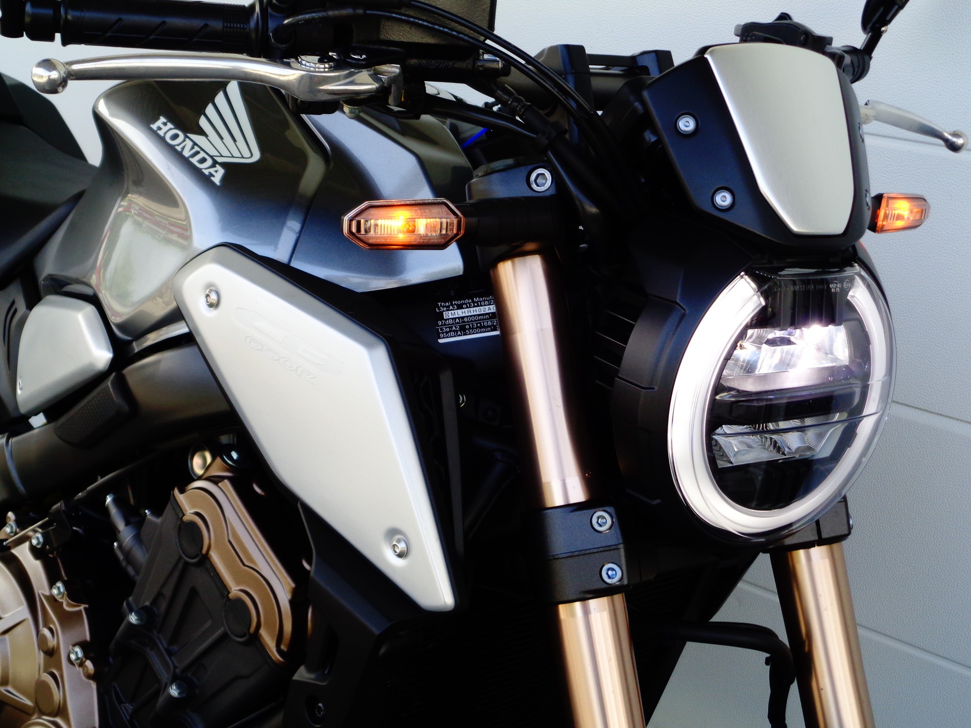 HONDA CB 650 R (35kW)-showroom-element-2
