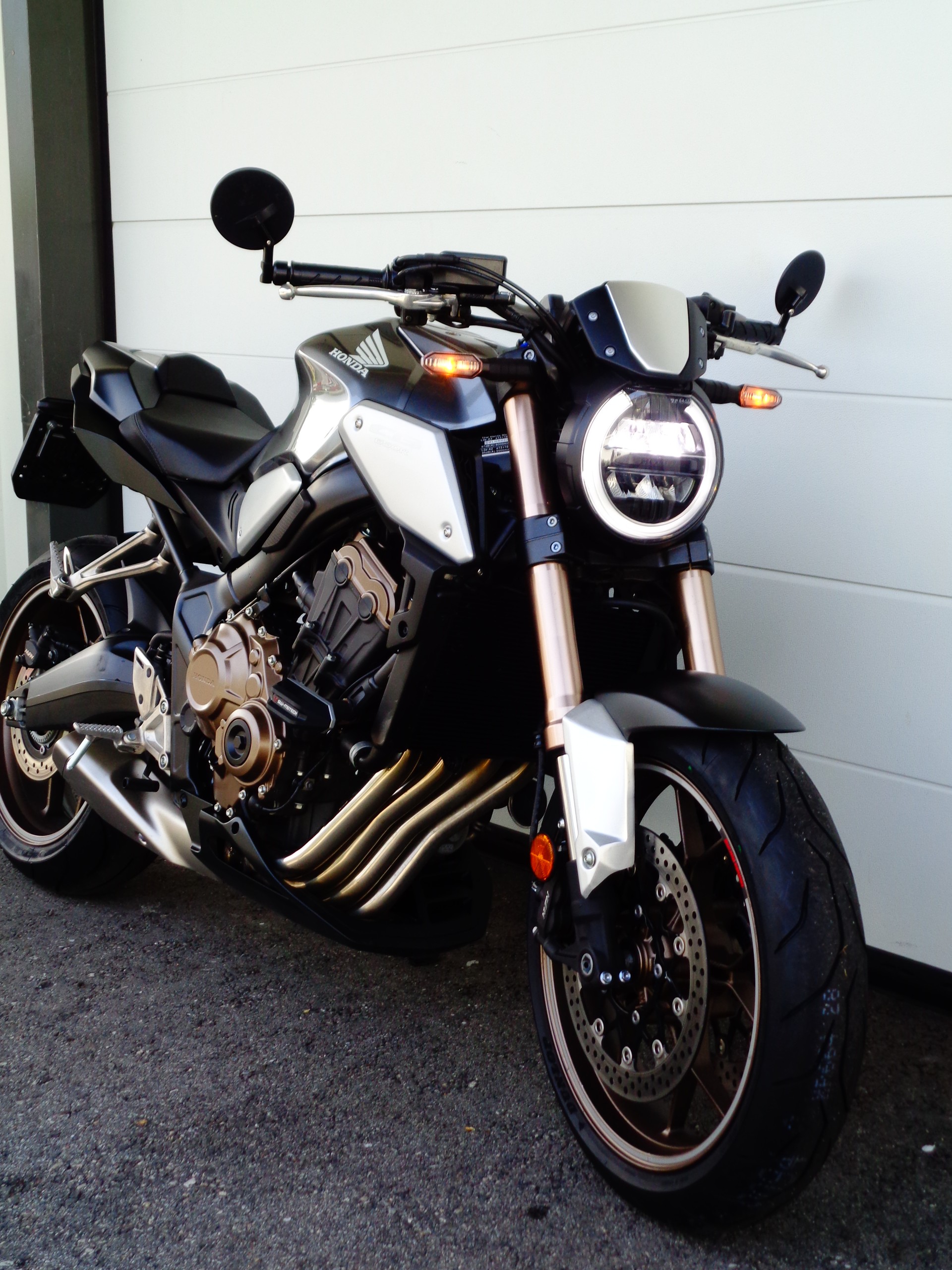 HONDA CB 650 R (35kW)-showroom-element-1