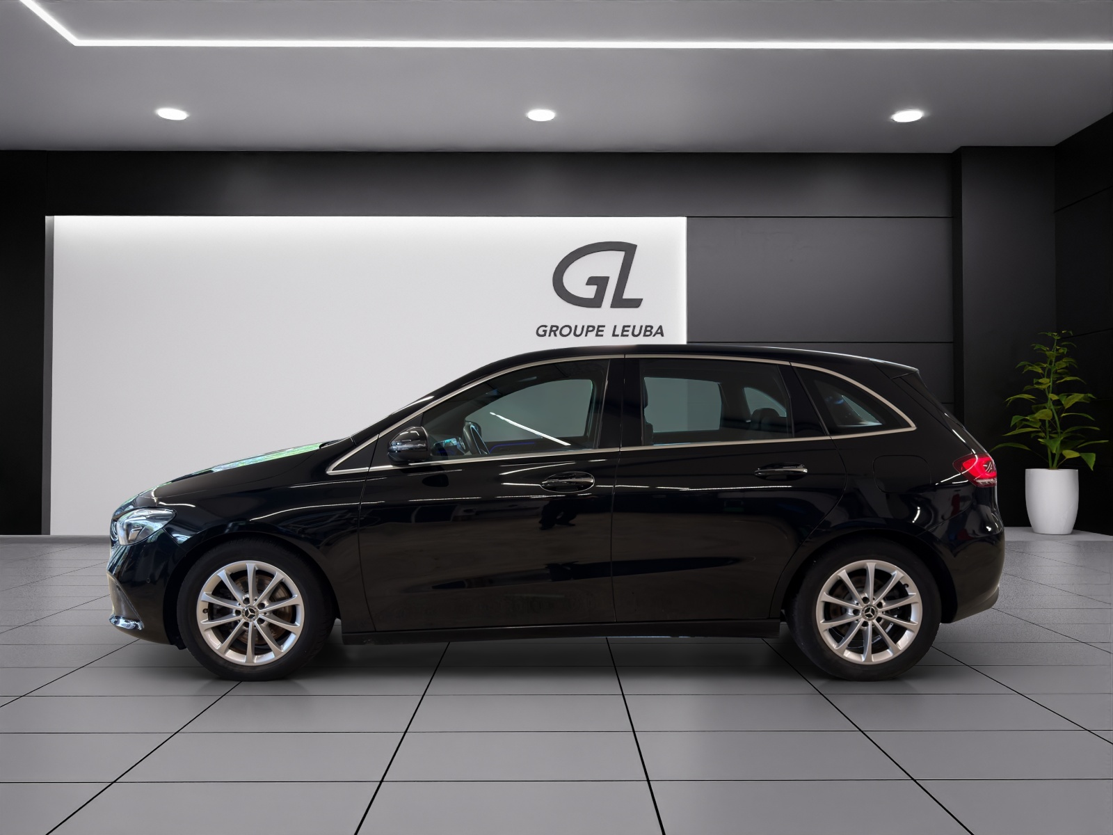 MERCEDES-BENZ B 220 4Matic Progressive 7G-DCT-image-2