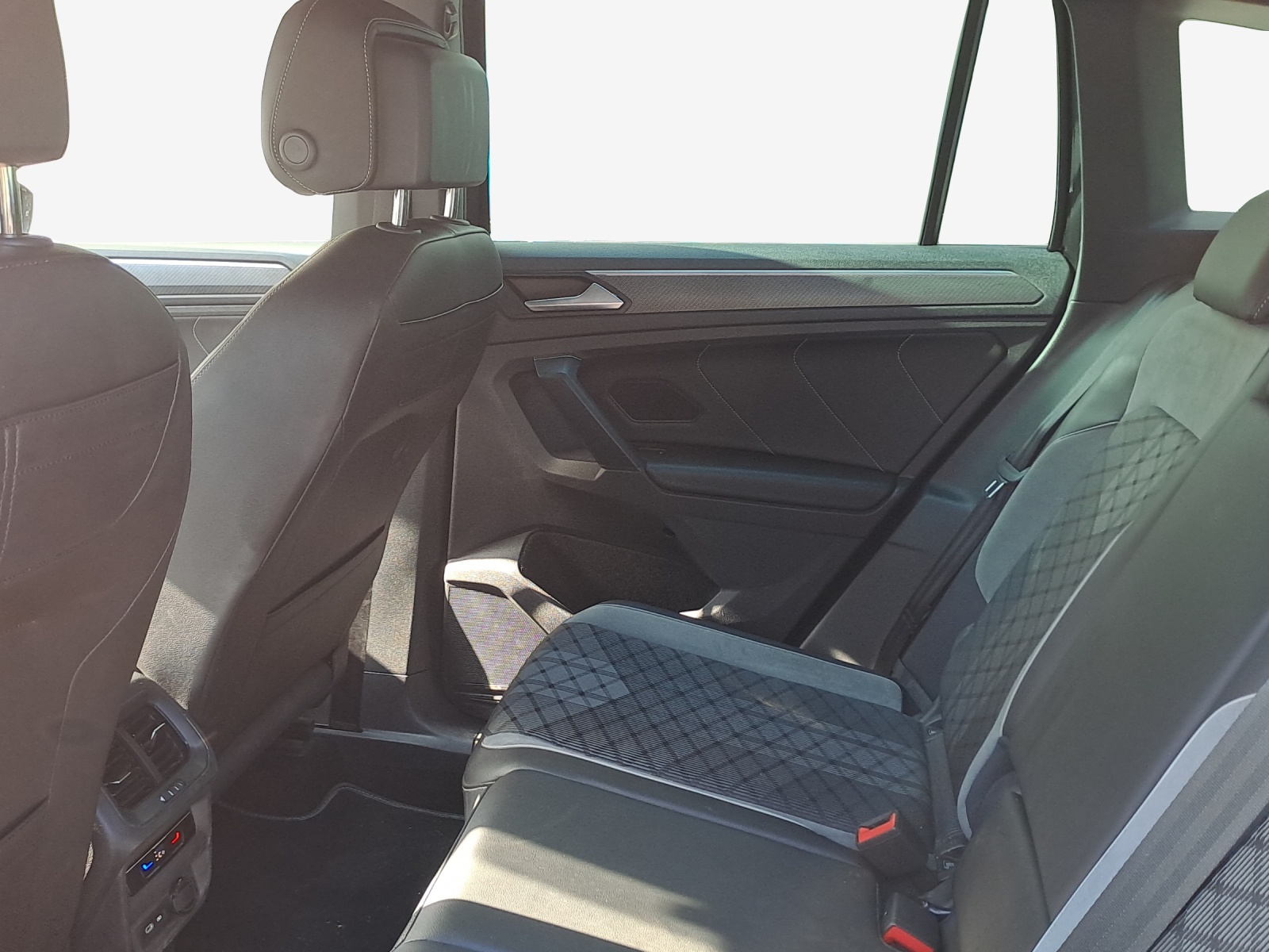 VW Tiguan 1.4TSI PHEV Selection DSG-image-11