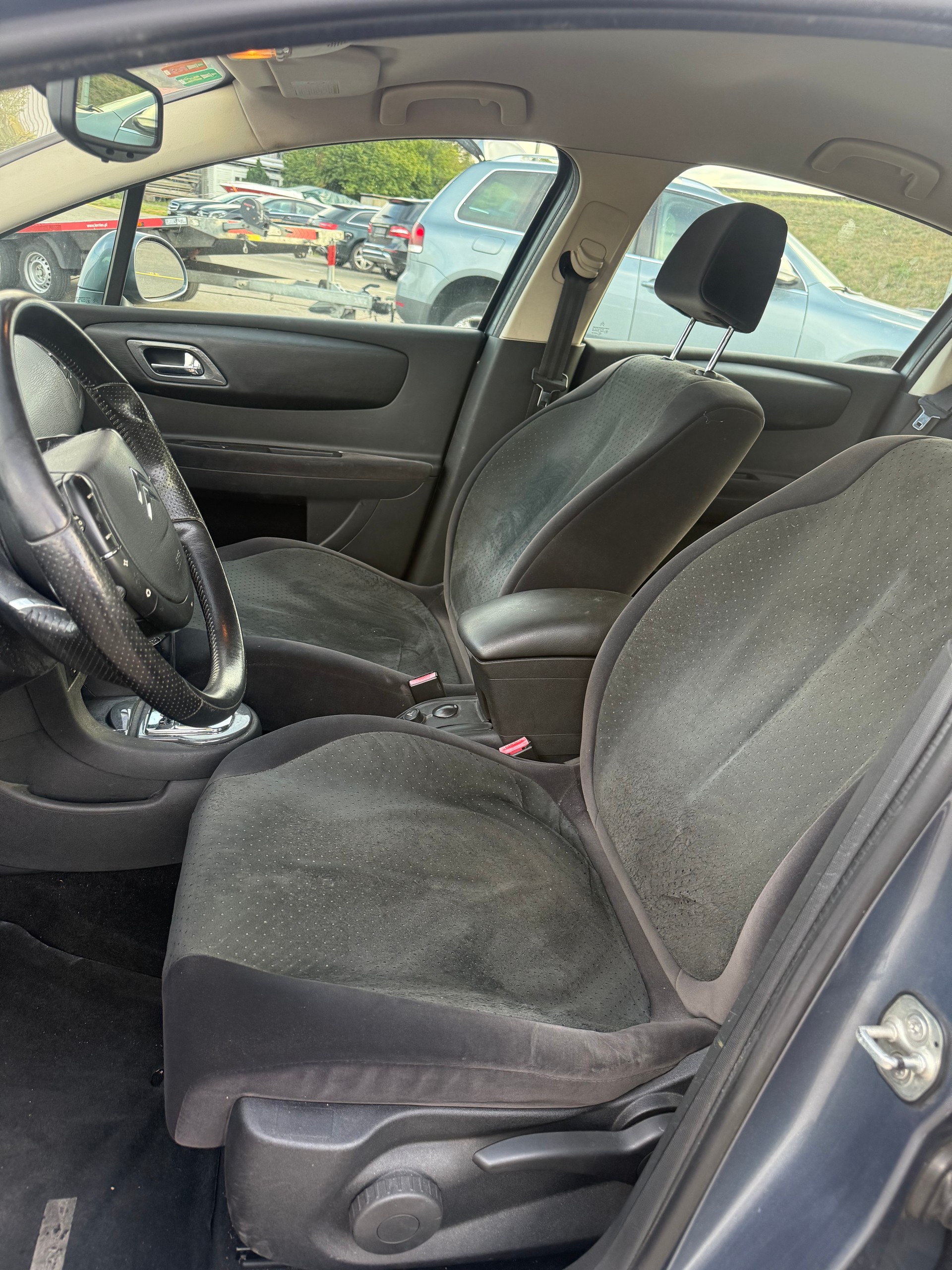 CITROEN C4 Berline 2.0 16V HDi Exclusive-image-5