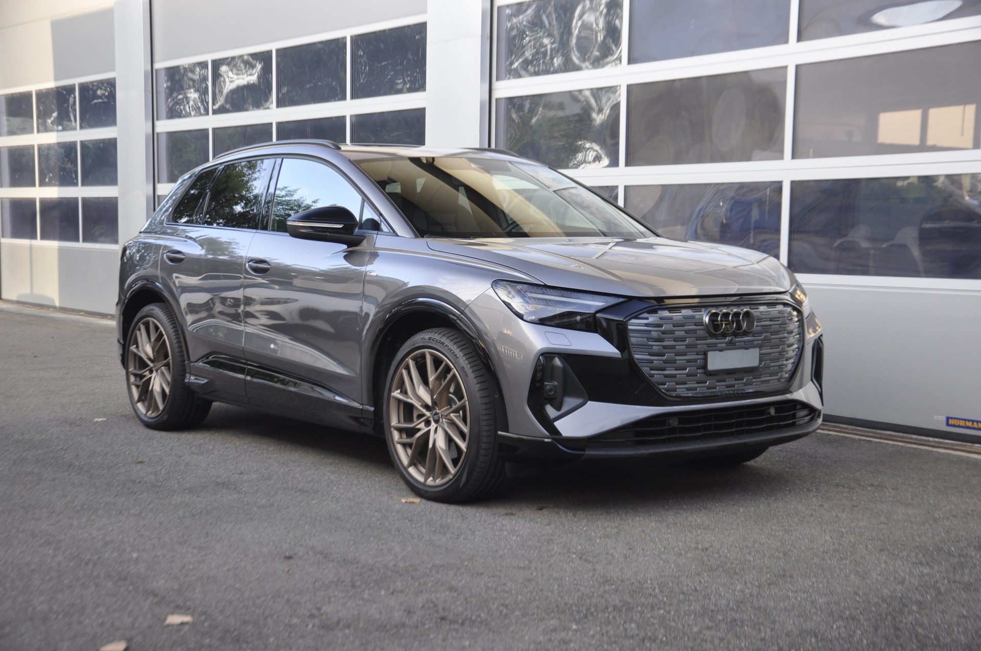AUDI Q4 e-tron 45 quattro I Anhängerkupplung-image-0