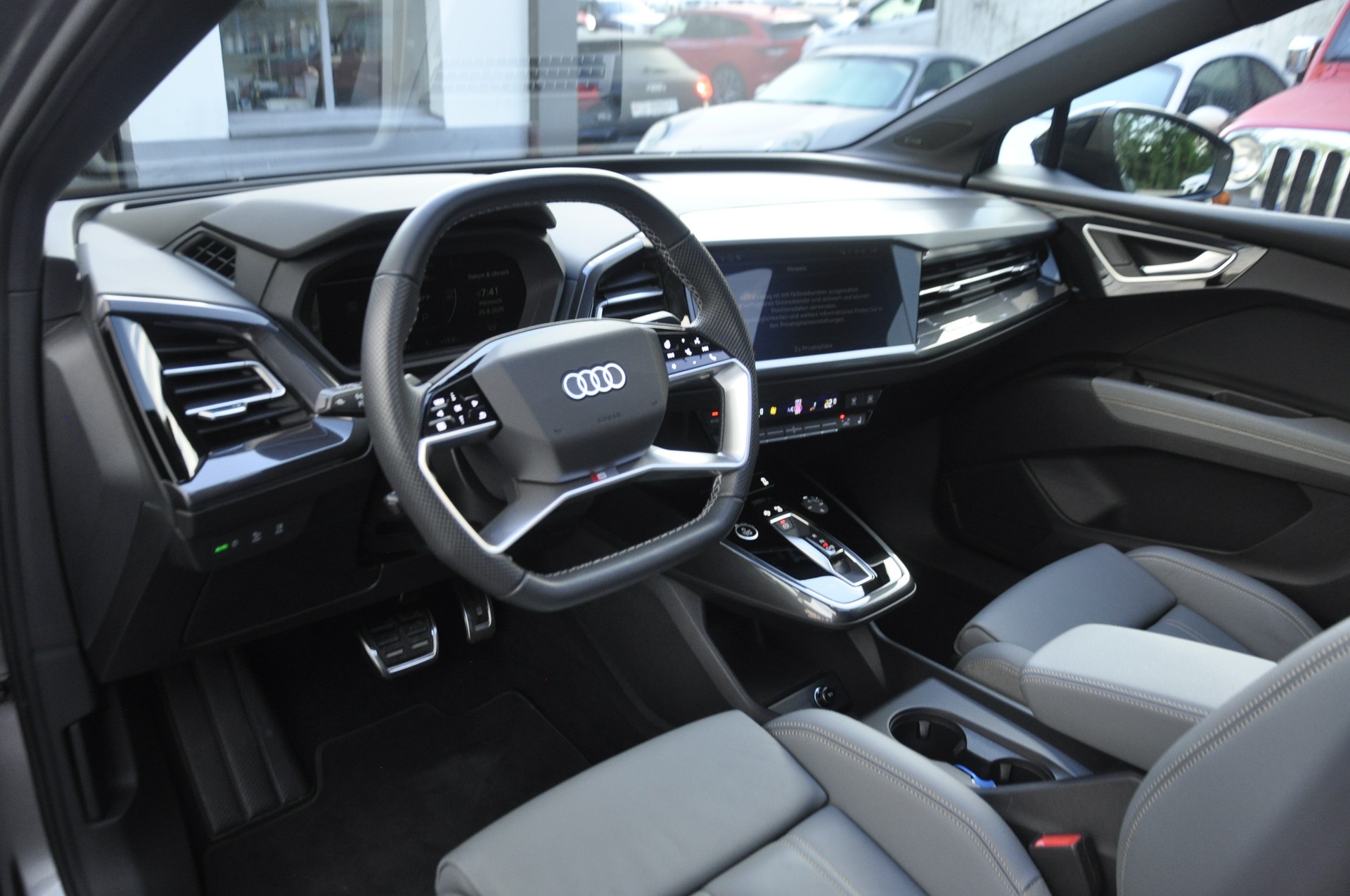 AUDI Q4 e-tron 45 quattro I Anhängerkupplung-image-5