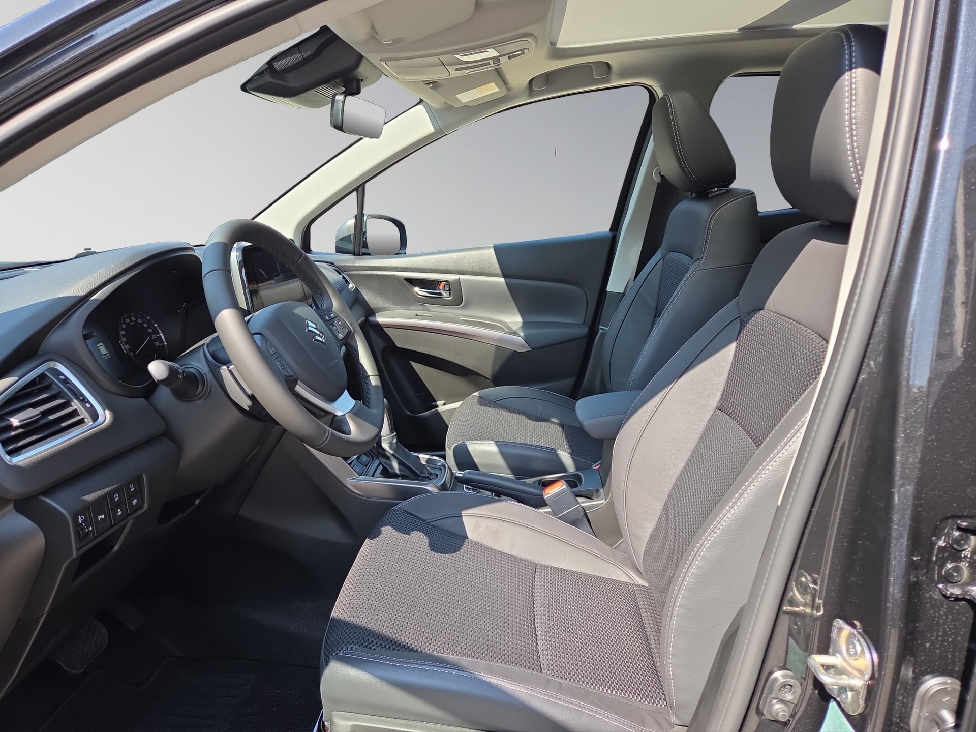 SUZUKI S-Cross 1.4 T Compact Top Hybrid 4x4-image-8