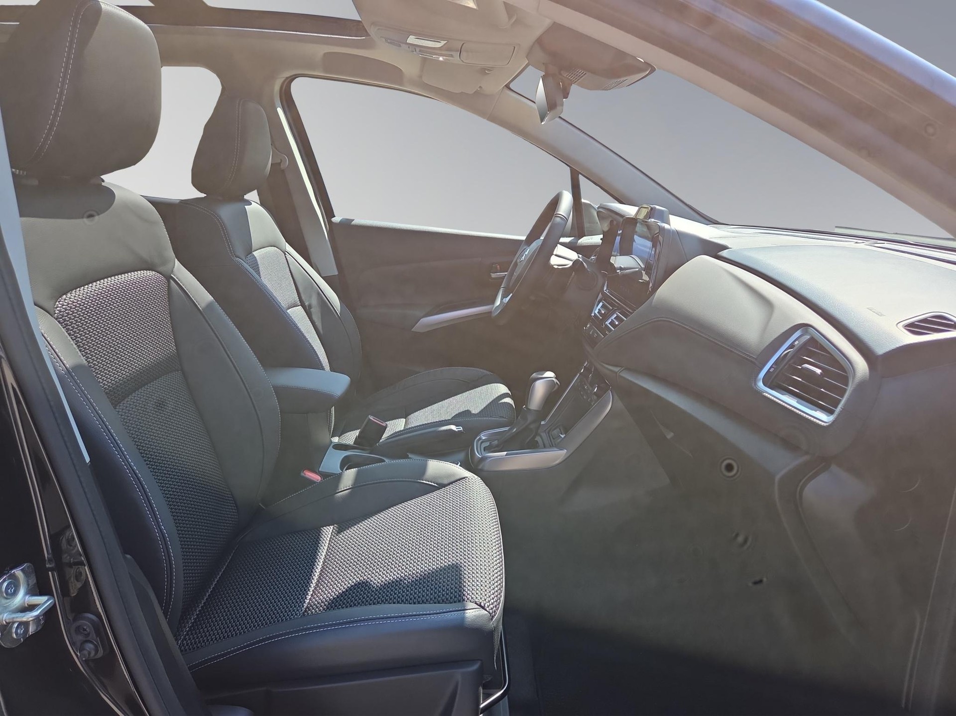 SUZUKI S-Cross 1.4 T Compact Top Hybrid 4x4-image-15
