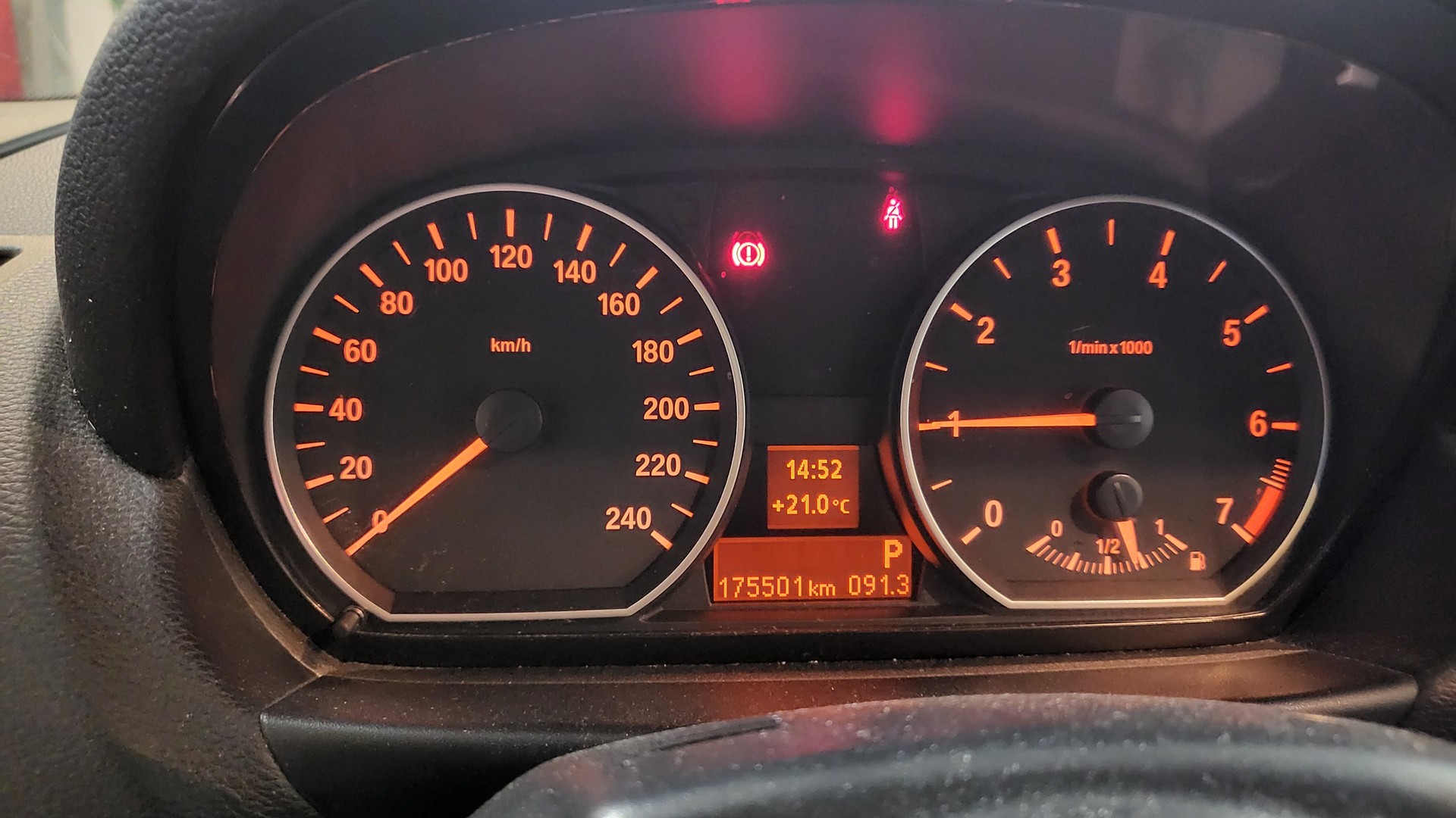 BMW 118i-image-4