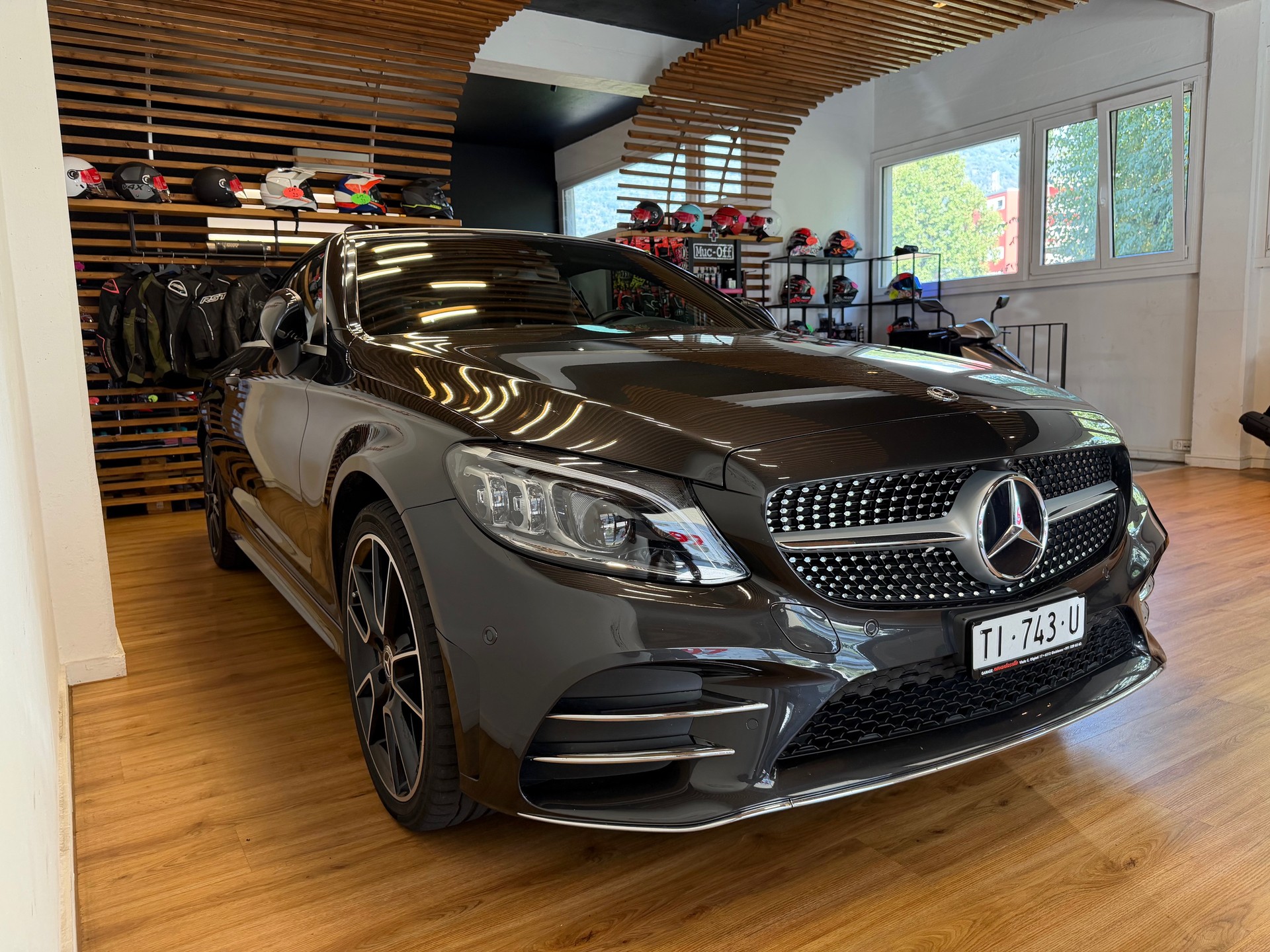 MERCEDES-BENZ C 200 AMG Line Cabriolet 4Matic 9G-Tronic-image-2