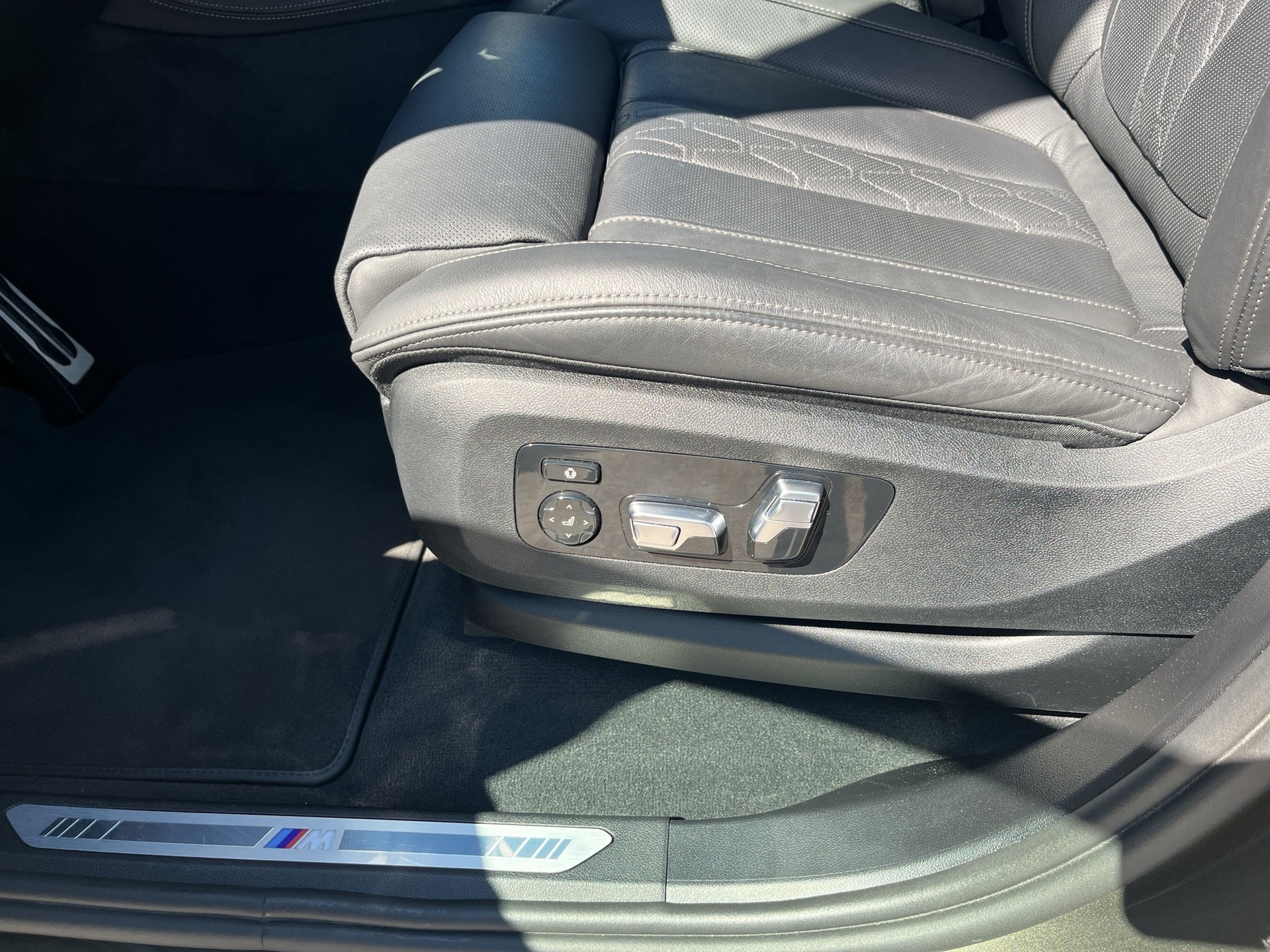 BMW X7 xDrive 48V 40i M Sport Steptronic-image-18