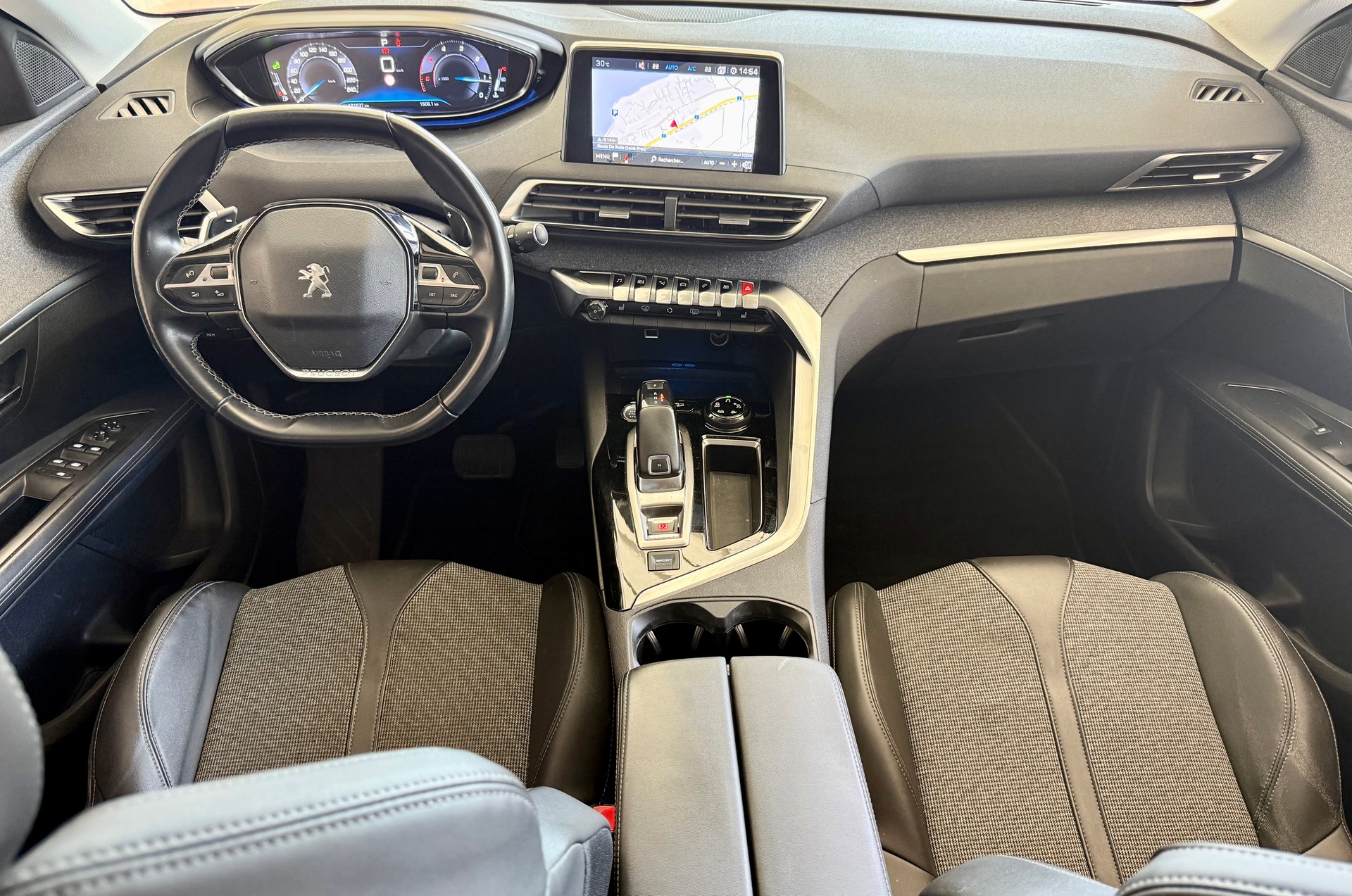 PEUGEOT 3008 1.5 BlueHDi Active EAT-image-13