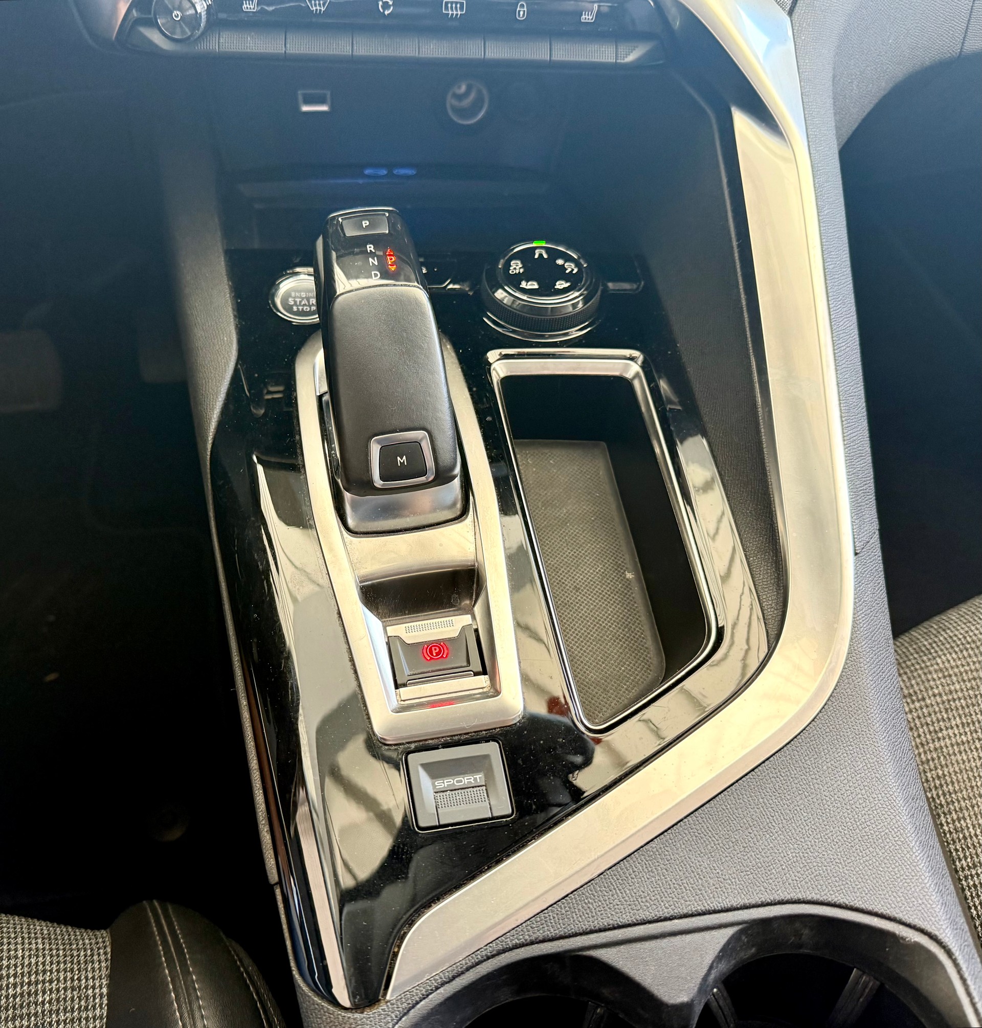 PEUGEOT 3008 1.5 BlueHDi Active EAT-image-18