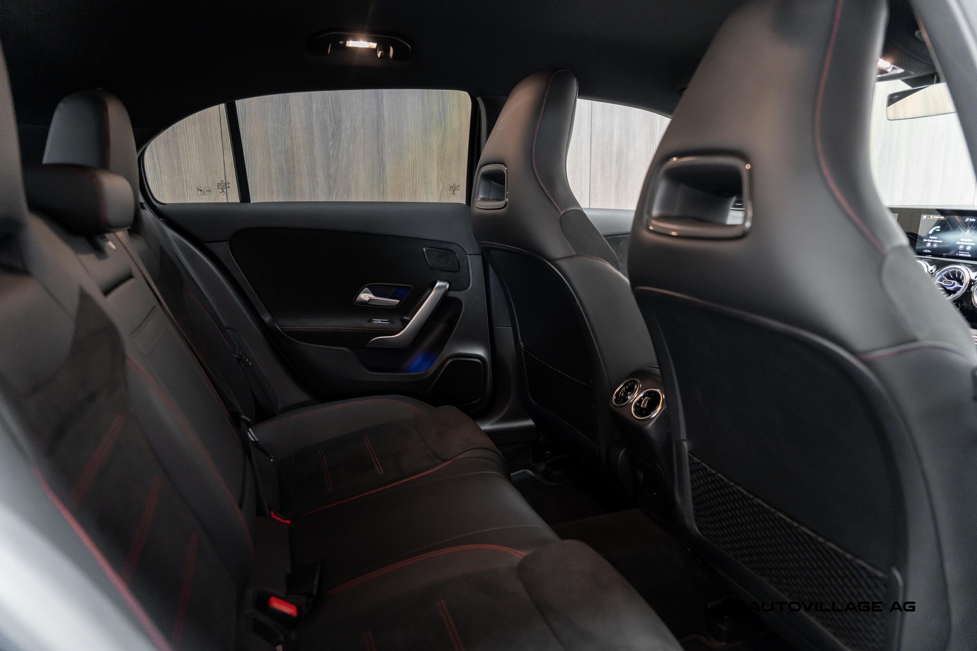 MERCEDES-BENZ A 200 AMG Line 7G-DCT-image-9