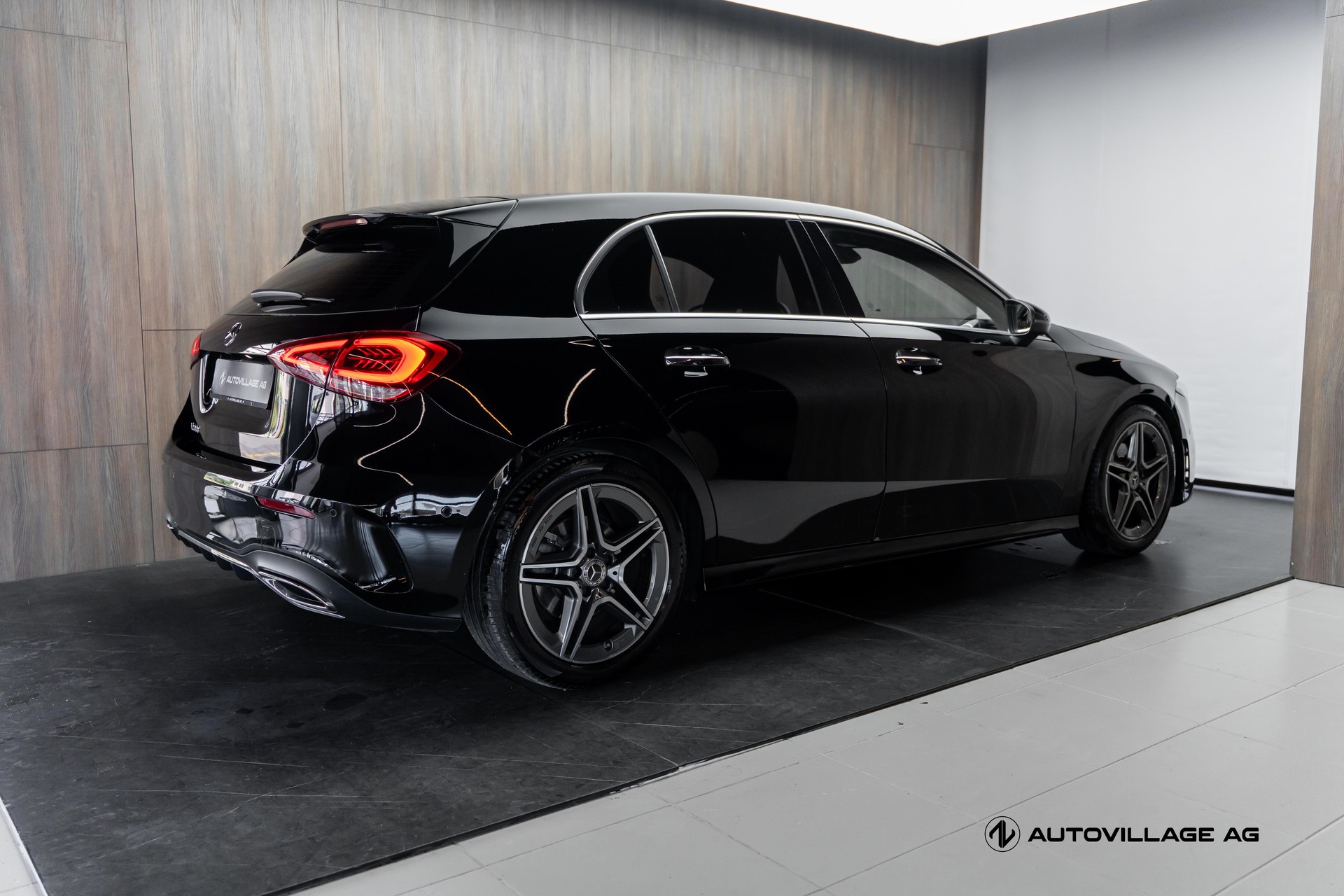 MERCEDES-BENZ A 200 AMG Line 7G-DCT-image-1
