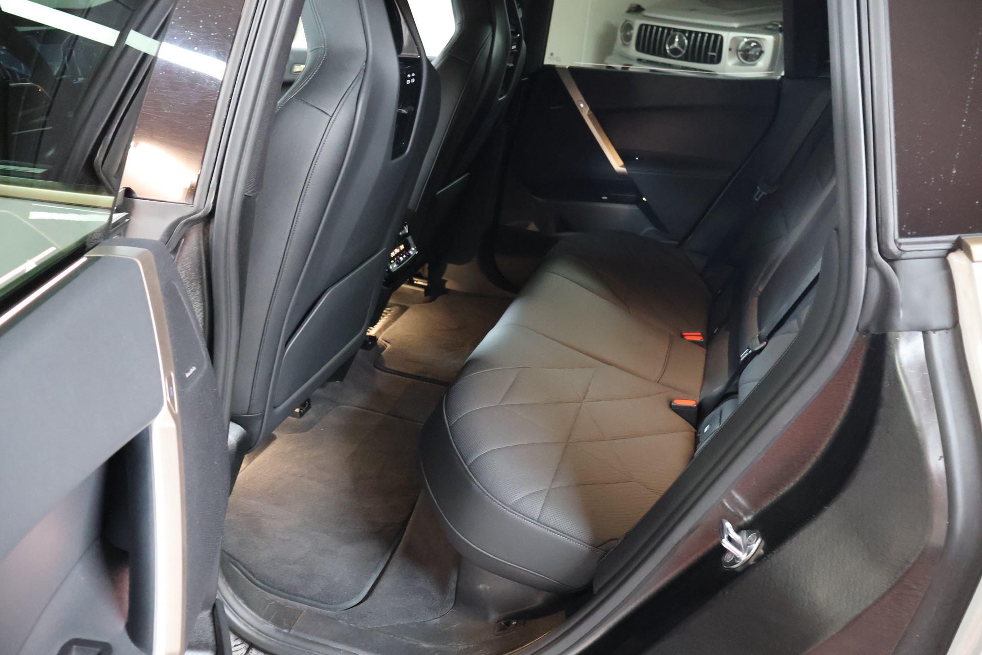 BMW iX xDrive50-image-18