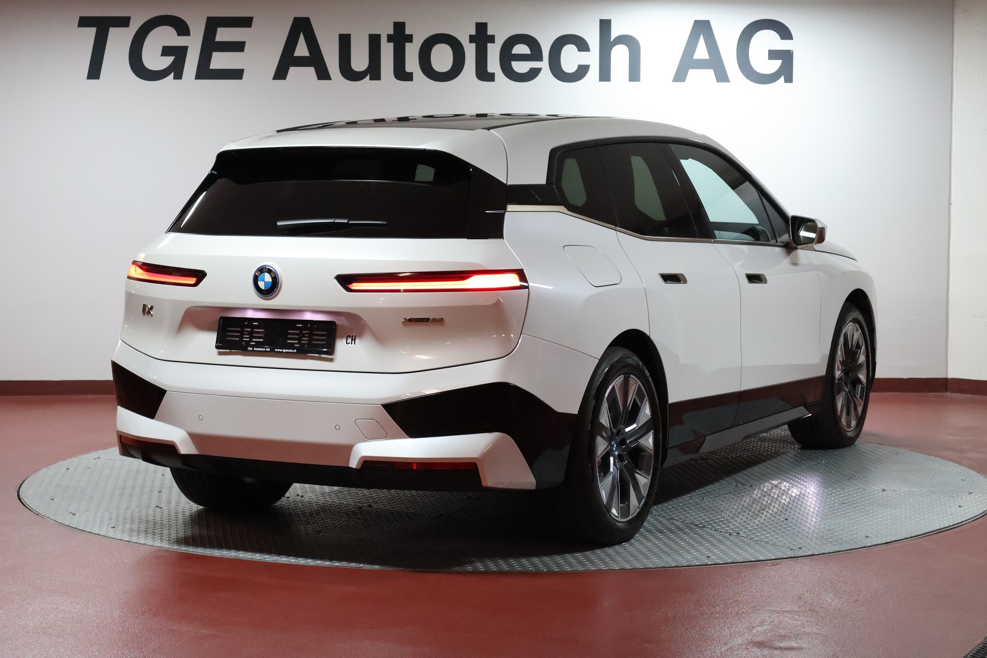 BMW iX xDrive50-image-21
