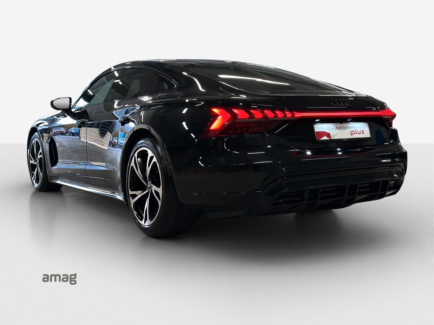AUDI e-tron GT quattro-image-2