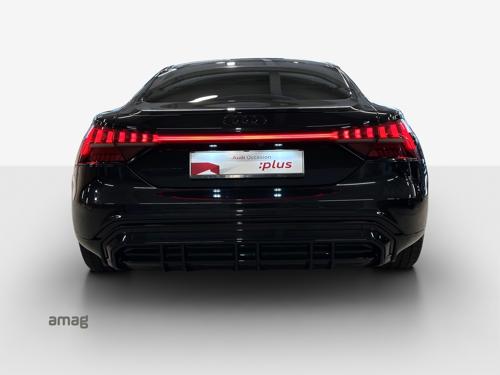 AUDI e-tron GT quattro-image-3