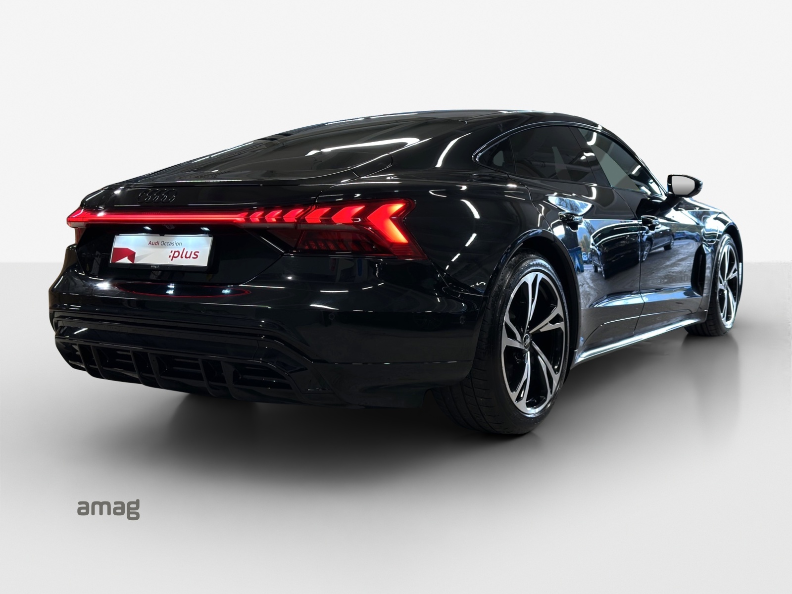 AUDI e-tron GT quattro-image-5