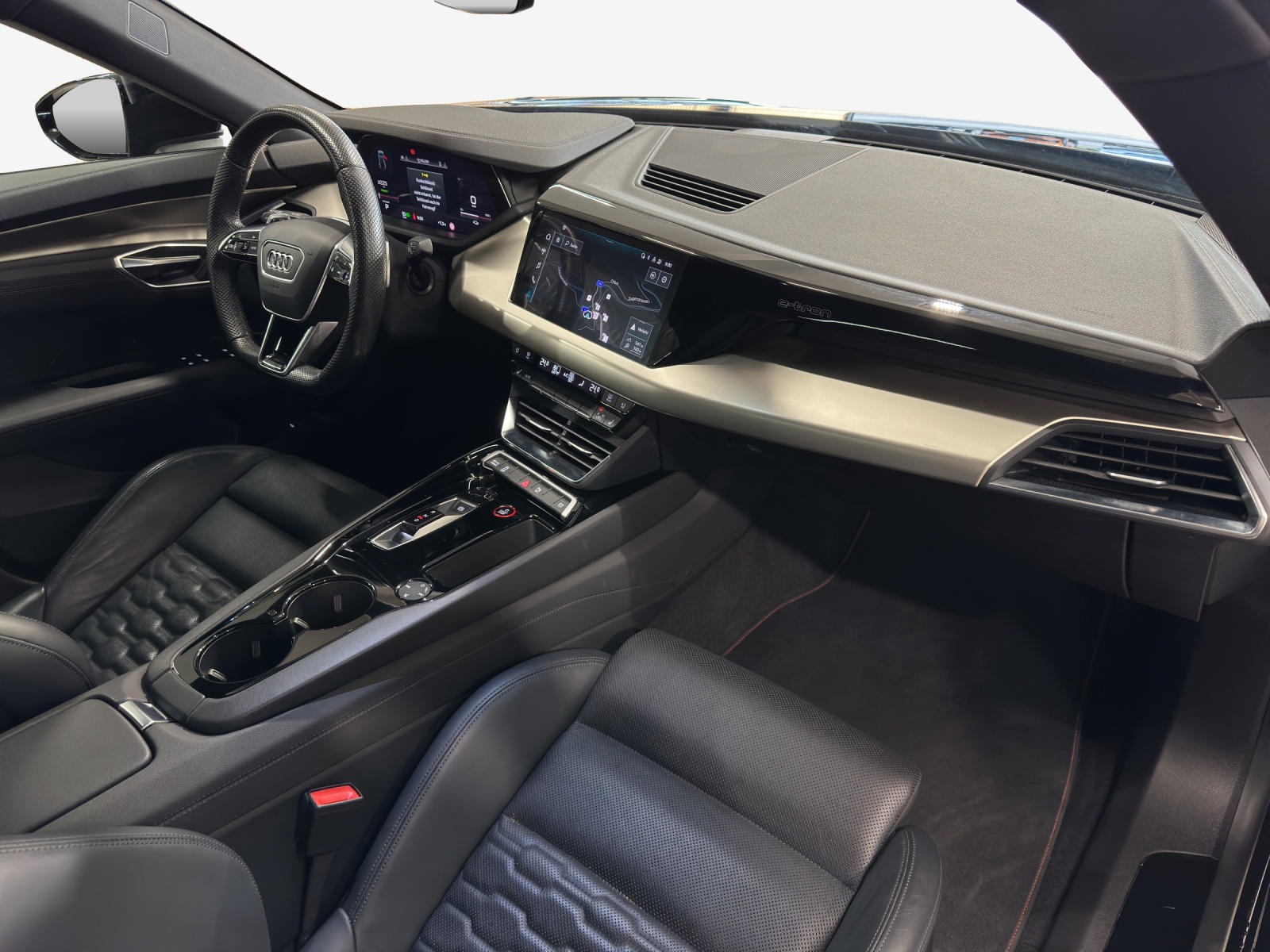 AUDI e-tron GT quattro-image-16