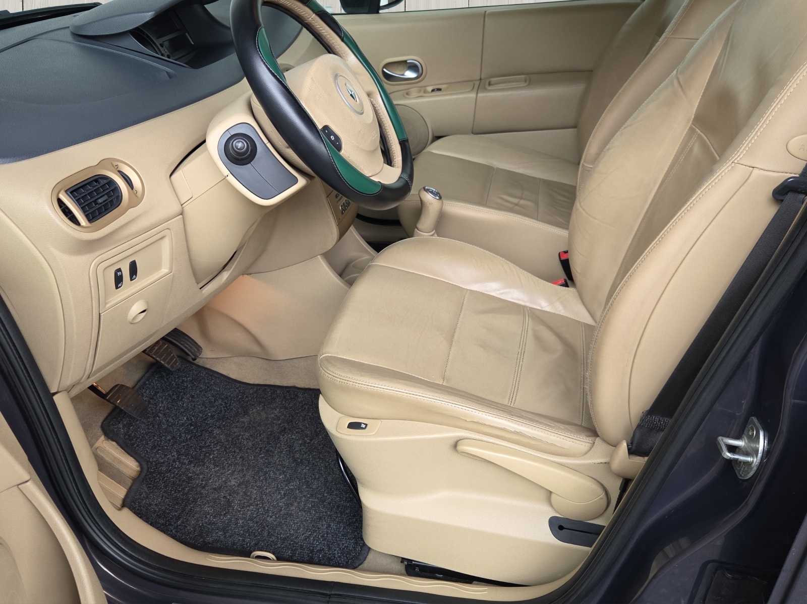 RENAULT Modus 1.6 16V Initiale-image-9