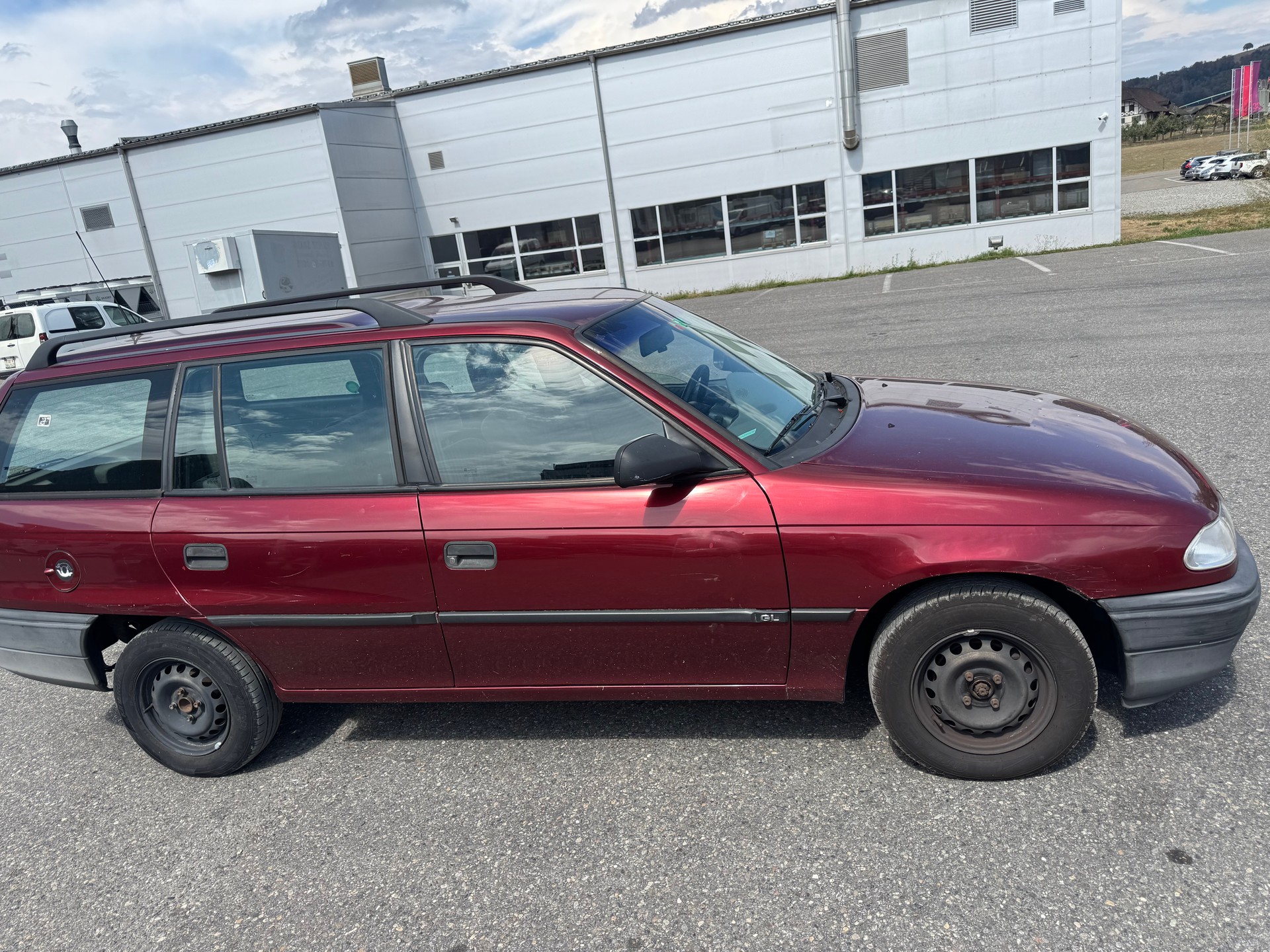 OPEL Astra Caravan 1.4i Celebration-image-1