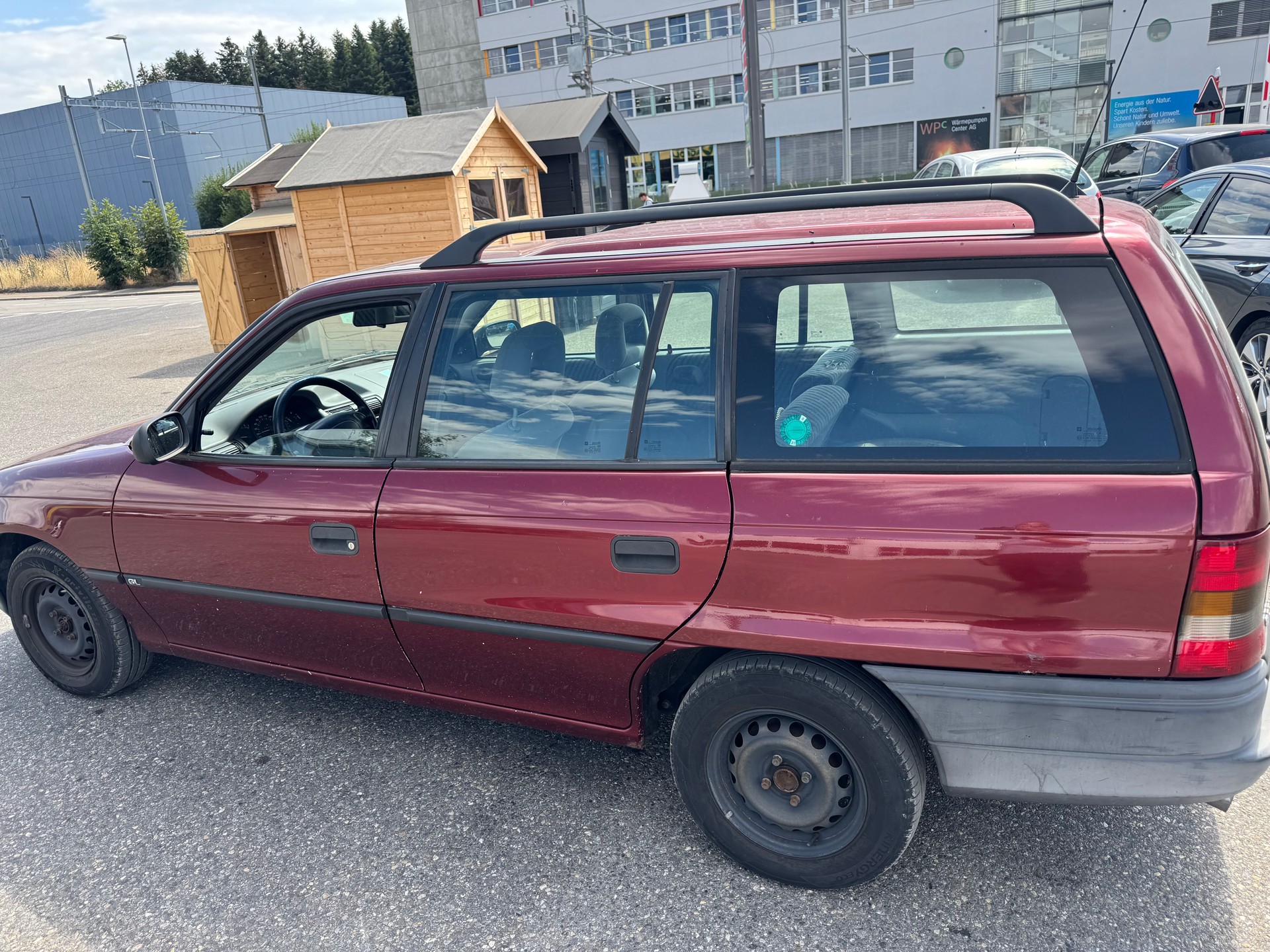 OPEL Astra Caravan 1.4i Celebration-image-3