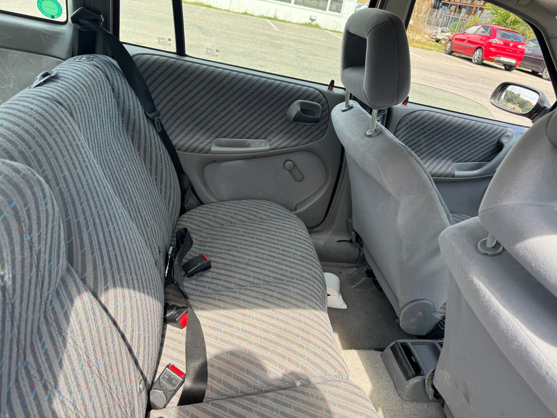 OPEL Astra Caravan 1.4i Celebration-image-5