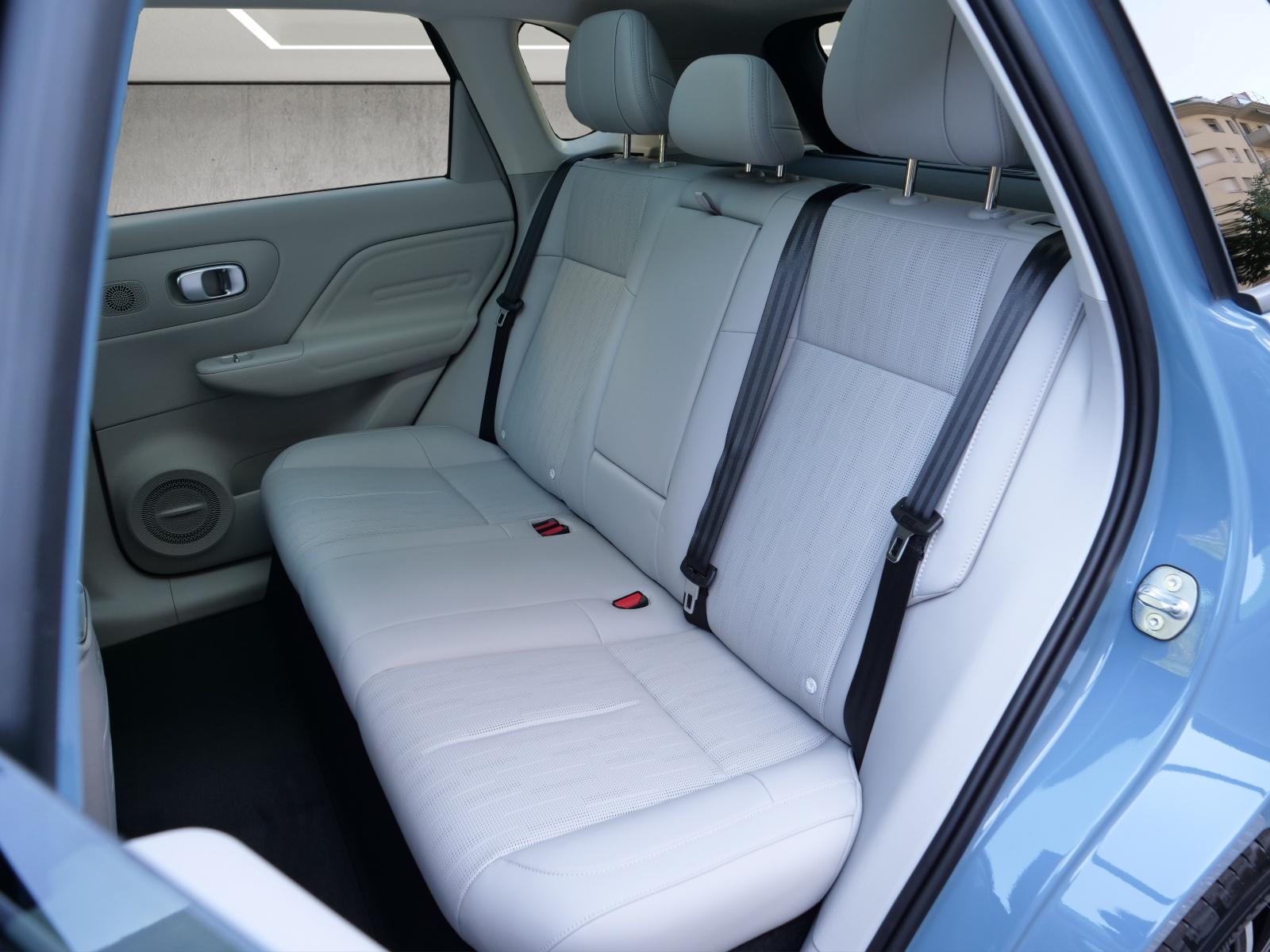 LEAPMOTOR B10 1.5 Hybrid EV-image-9