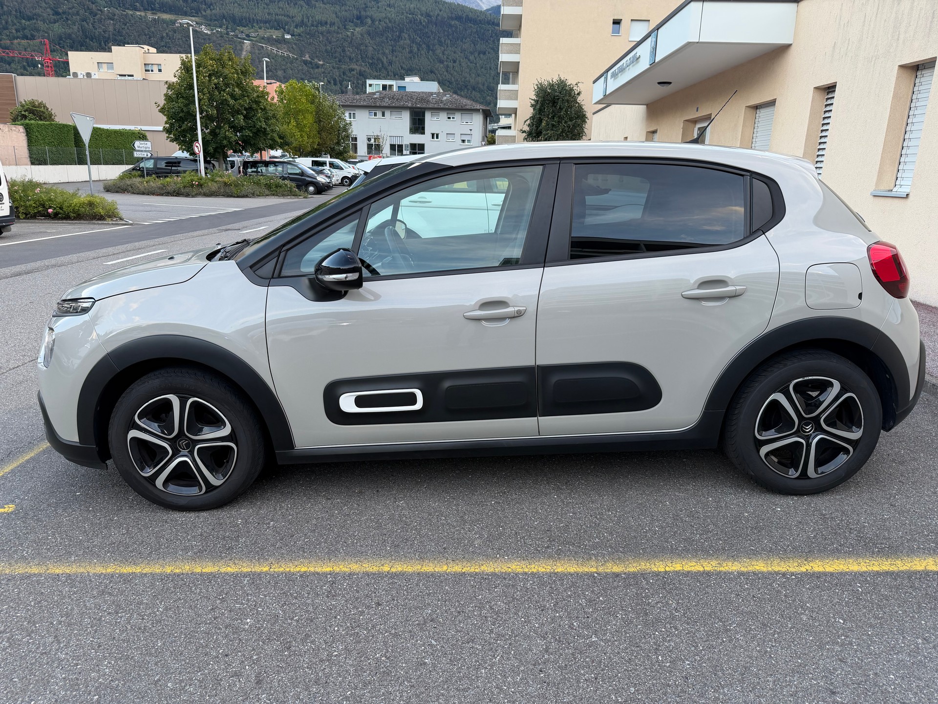 CITROEN 1.2 PureTech Swiss Edition+ S/S-image-0