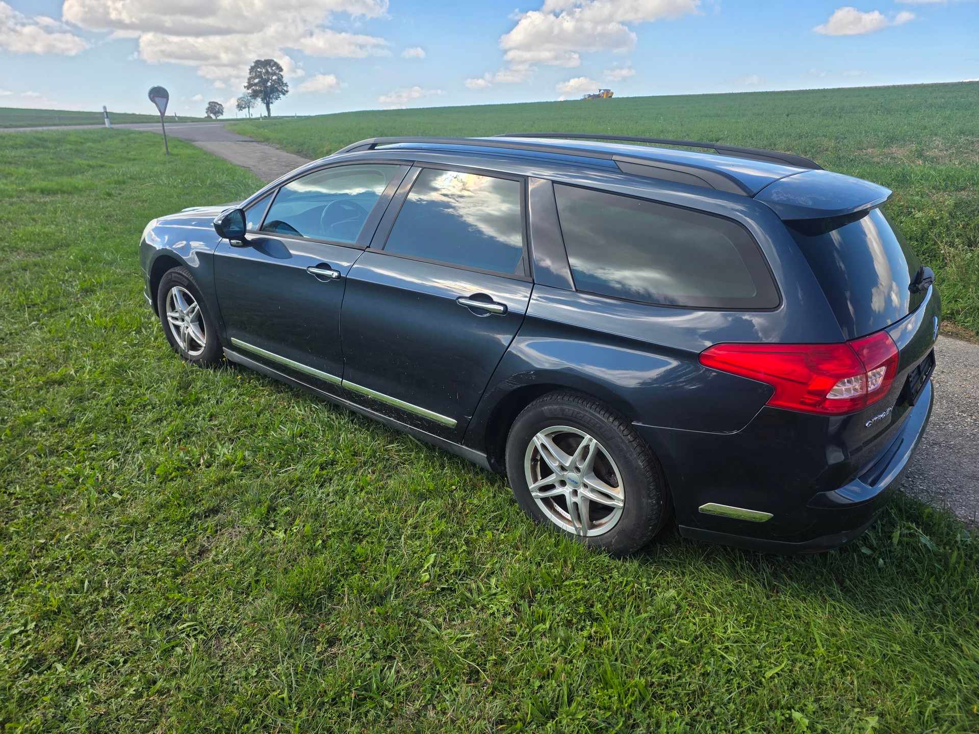 CITROEN C5 Tourer 2.0 HDi Dynamique+ Automatic-image-4