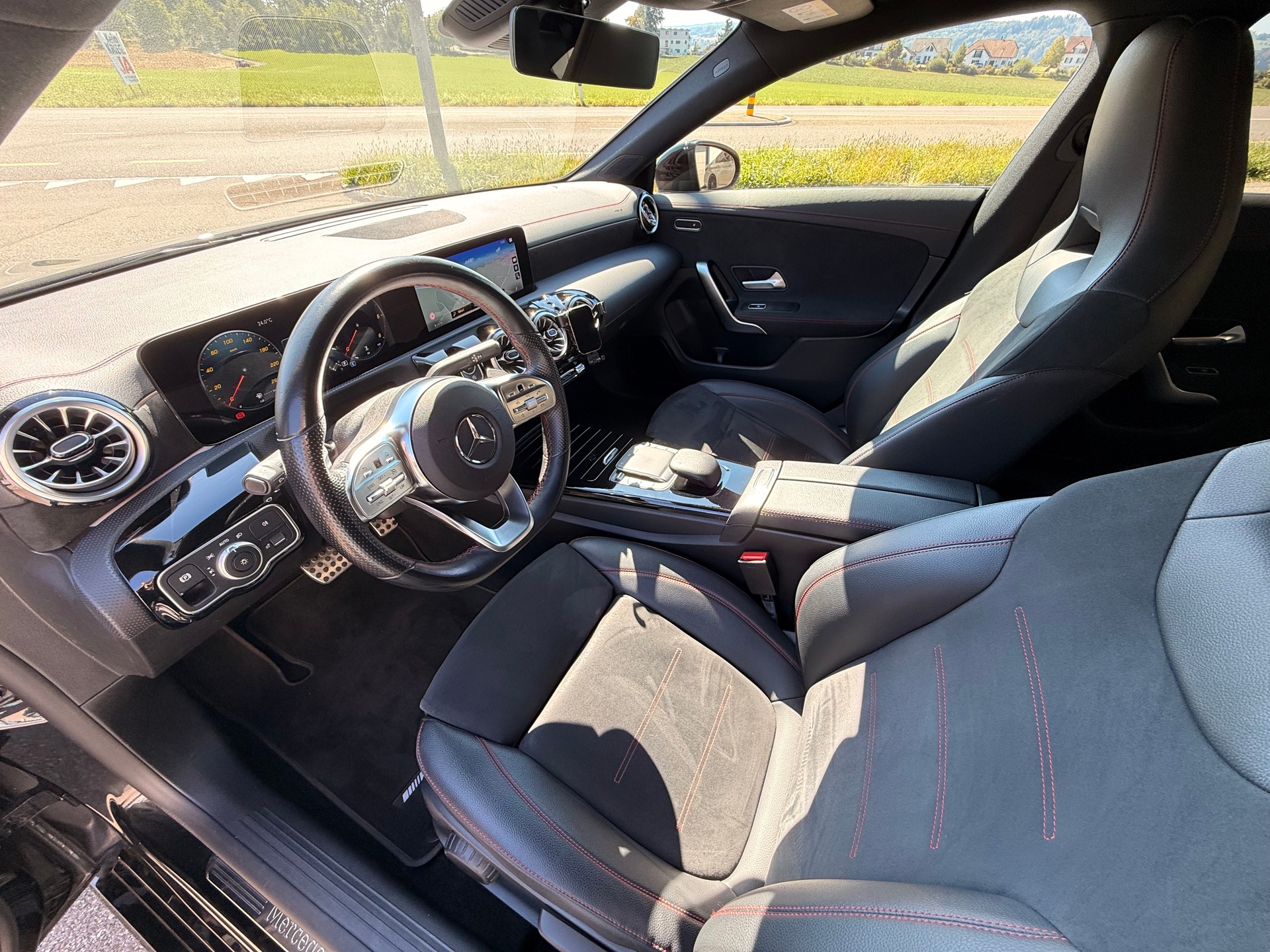 MERCEDES-BENZ CLA 220 d 4Matic AMG Line 8G-DCT-image-8