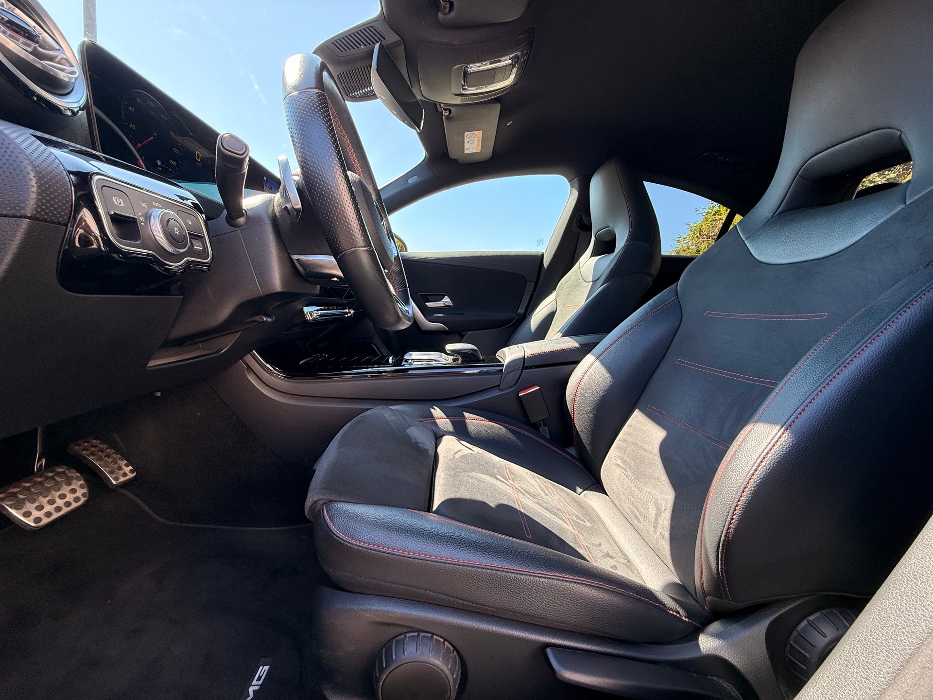 MERCEDES-BENZ CLA 220 d 4Matic AMG Line 8G-DCT-image-7