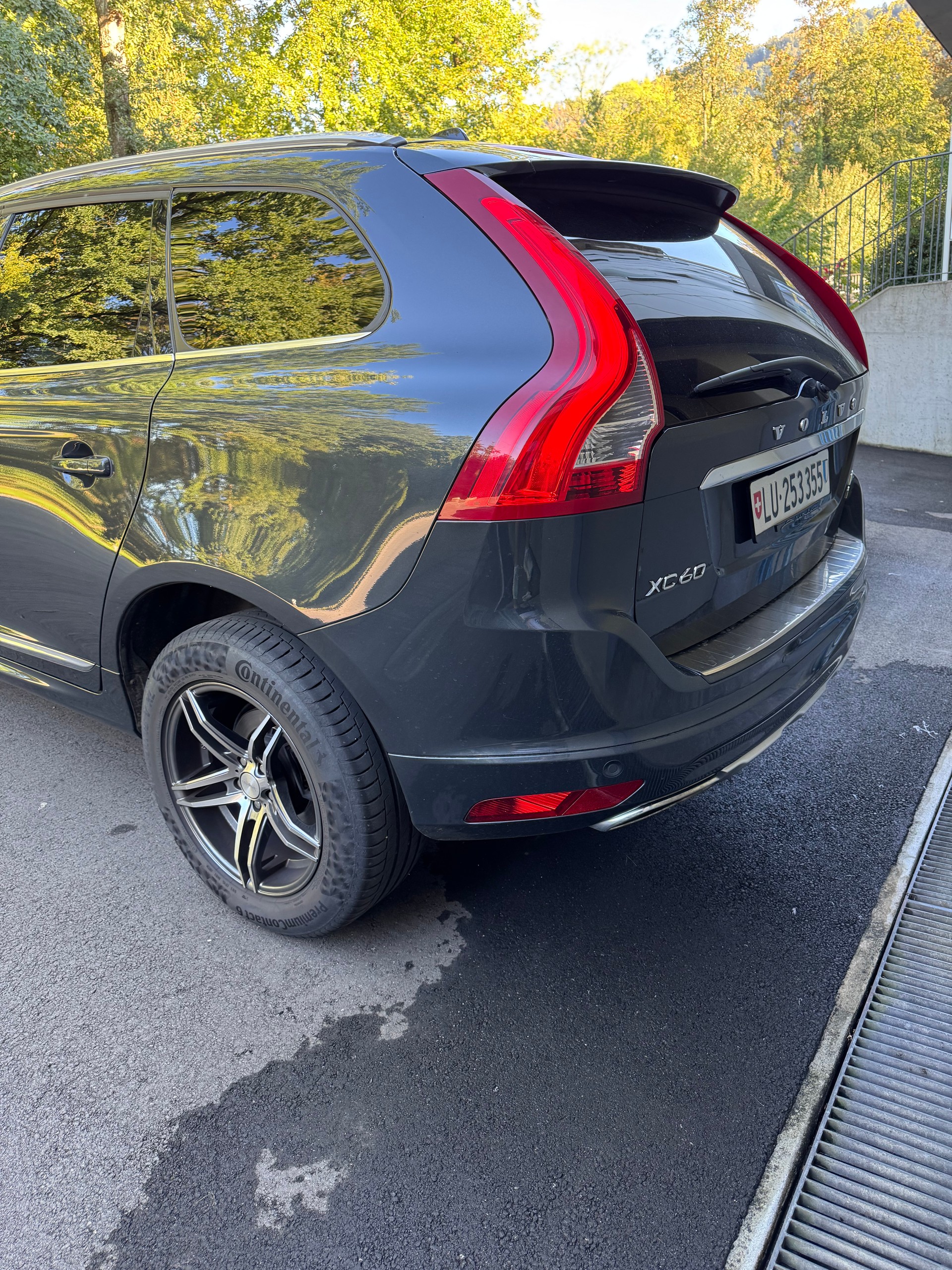 VOLVO 2.4 D5 Summum AWD-image-2