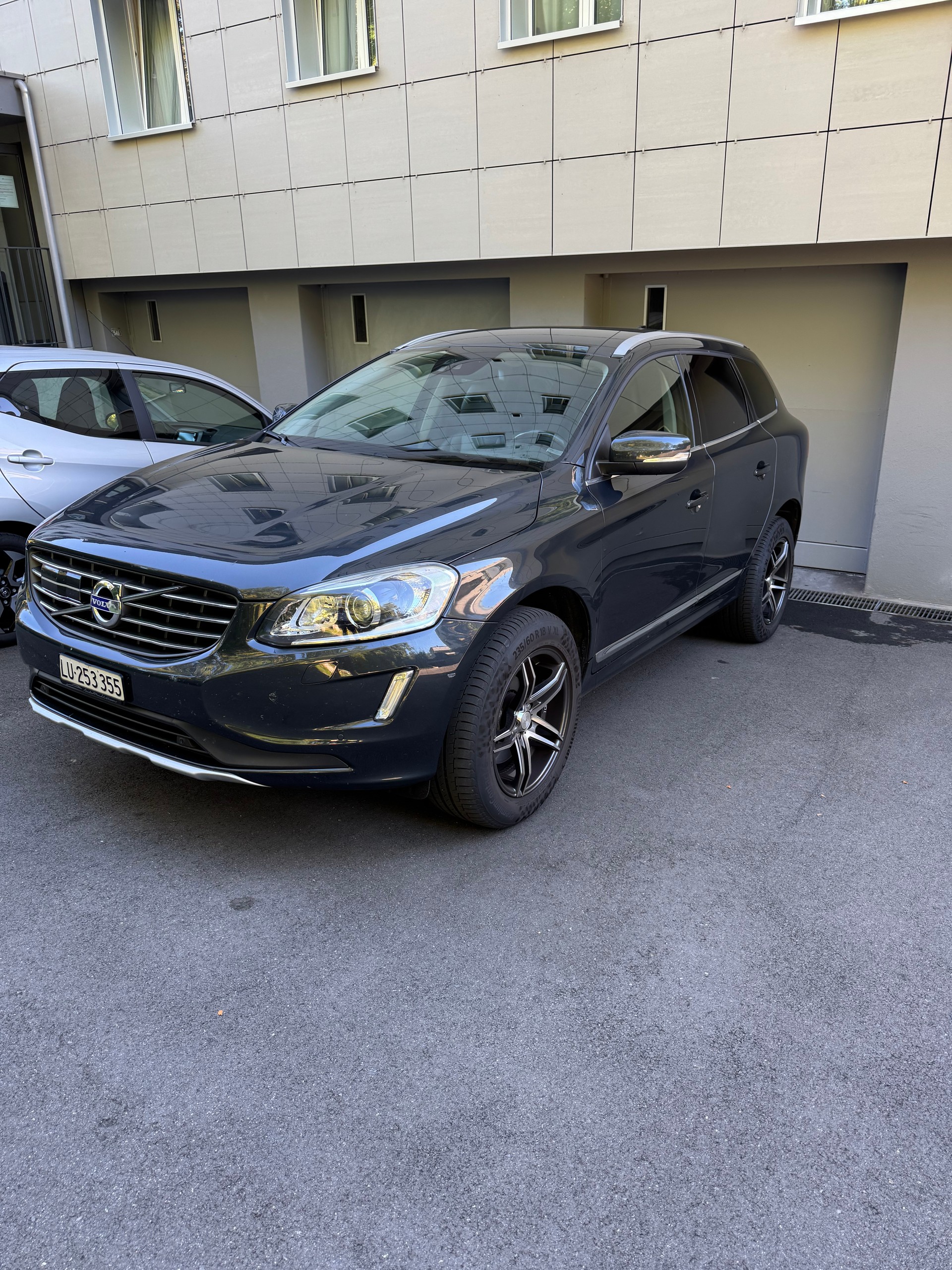 VOLVO 2.4 D5 Summum AWD-image-1