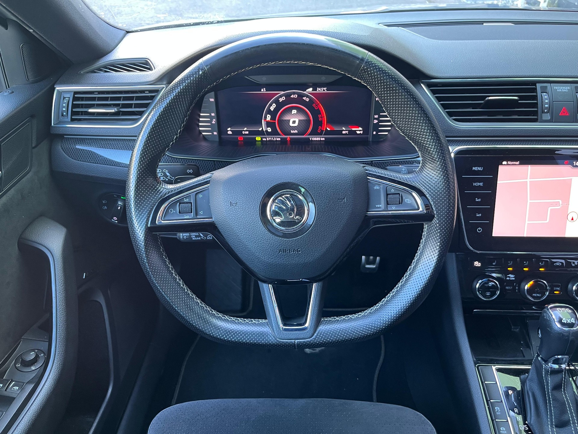 SKODA Superb Combi 2.0 TDi SportLine+ 4x4 DSG-image-12