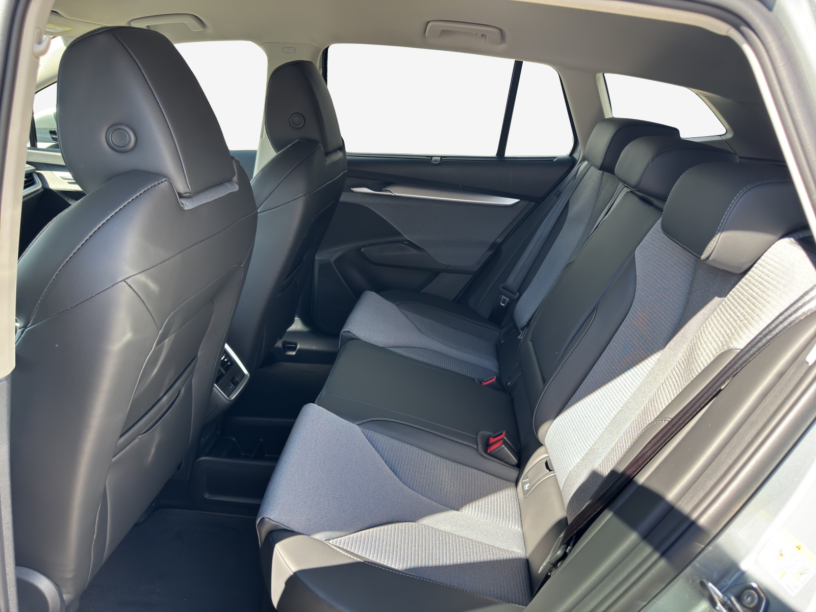 SKODA Enyaq 85x Dynamic 4x4-image-11