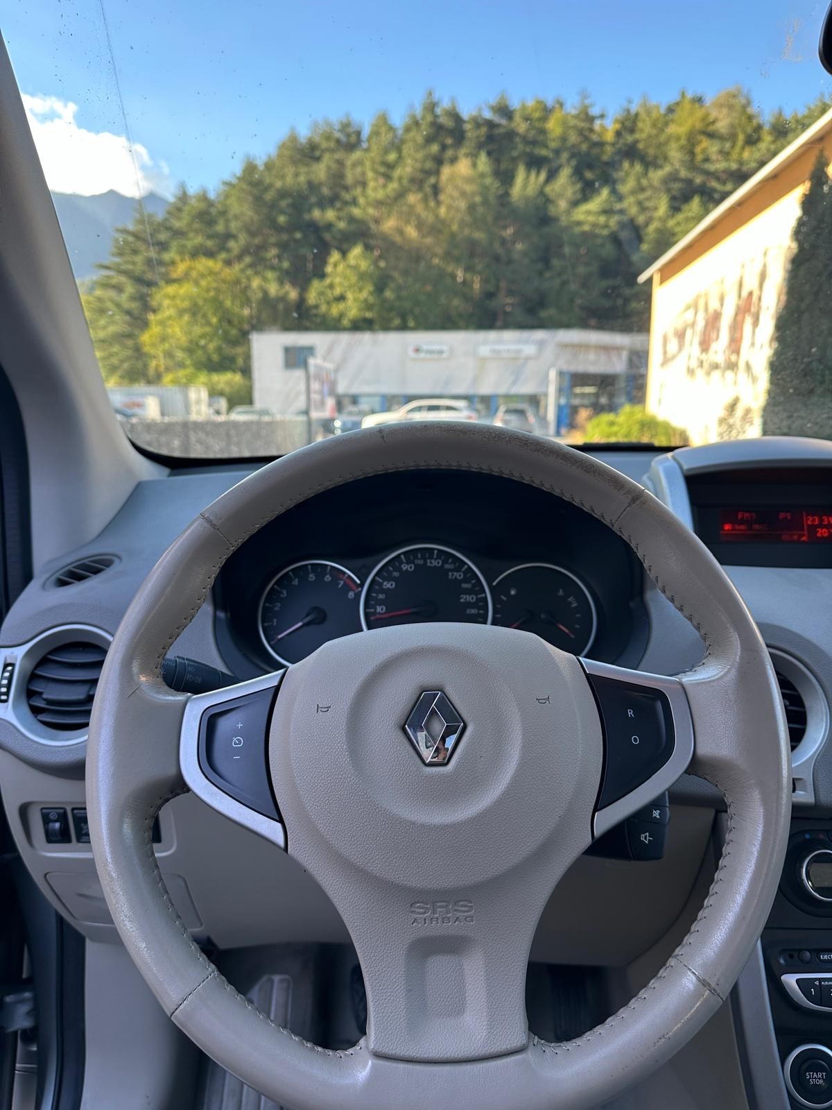 RENAULT Koleos 2.5 Expression 4x4-image-7
