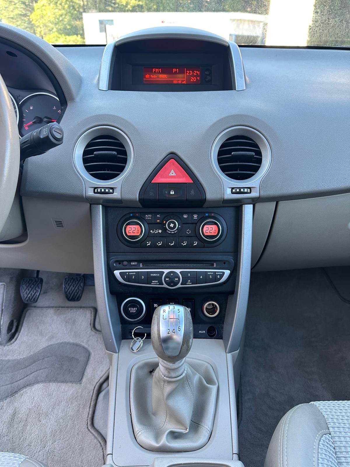 RENAULT Koleos 2.5 Expression 4x4-image-9
