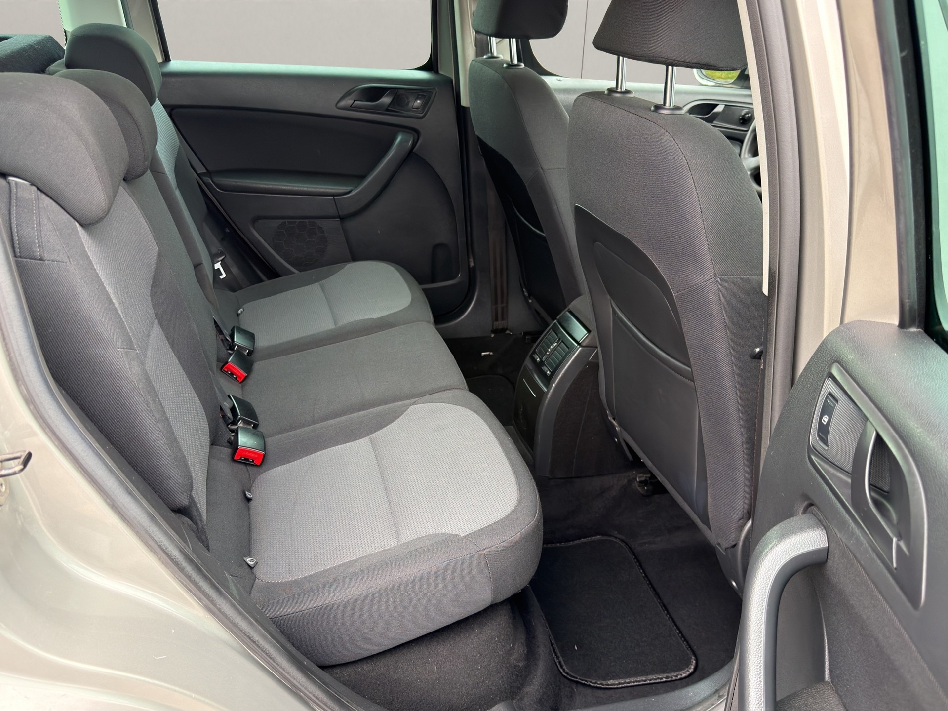 SKODA Yeti 1.8 TSI Ambition 4x4-image-9