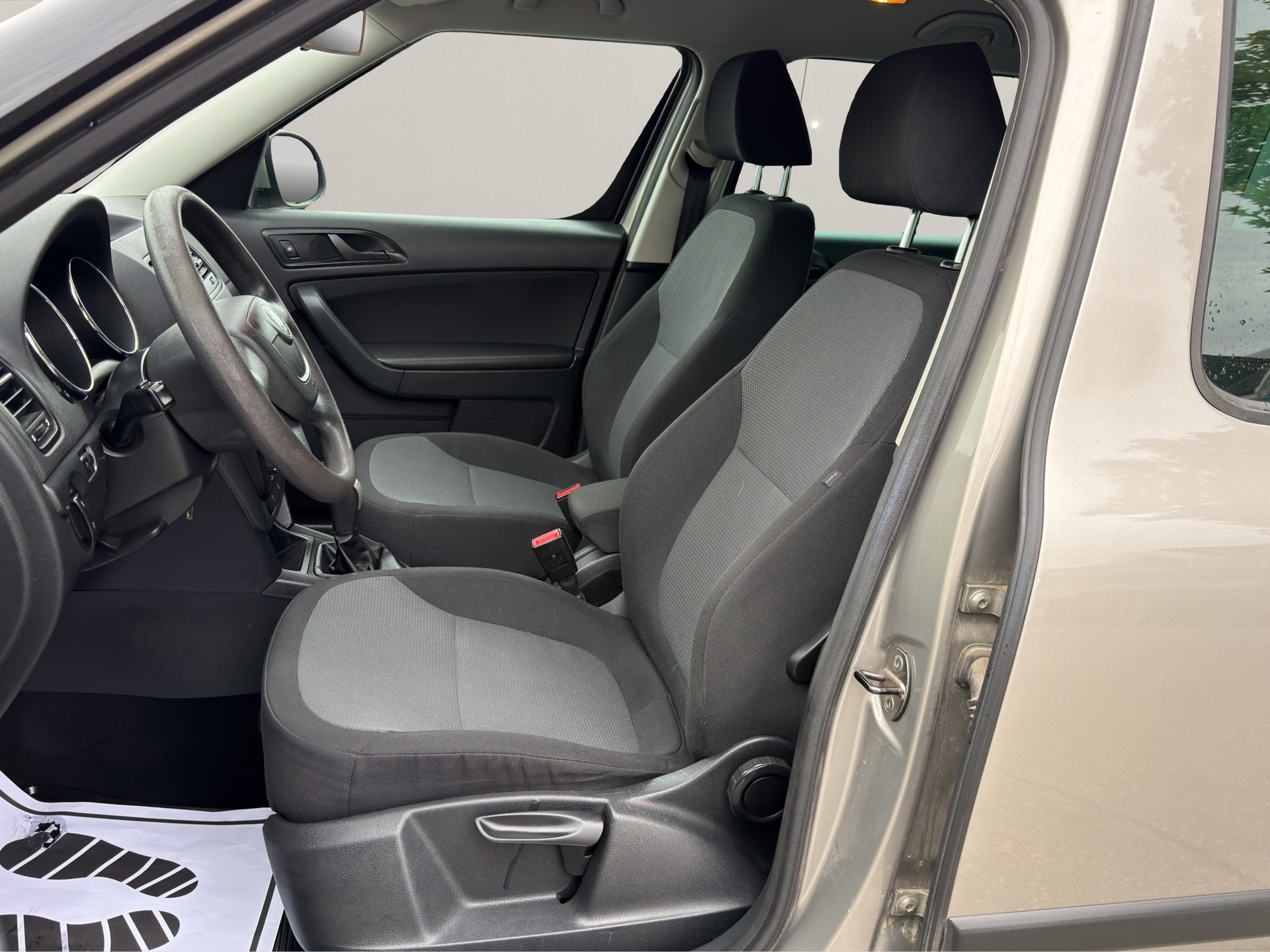 SKODA Yeti 1.8 TSI Ambition 4x4-image-12