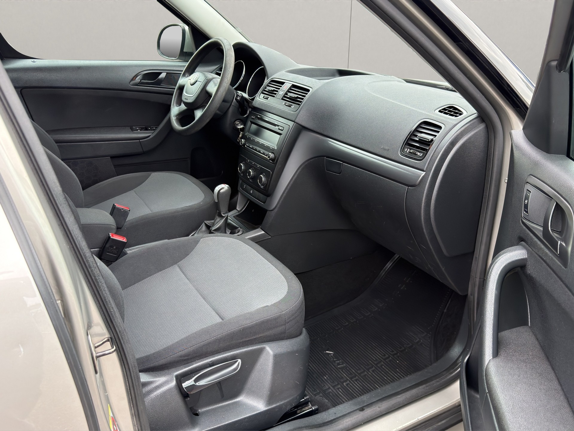 SKODA Yeti 1.8 TSI Ambition 4x4-image-8