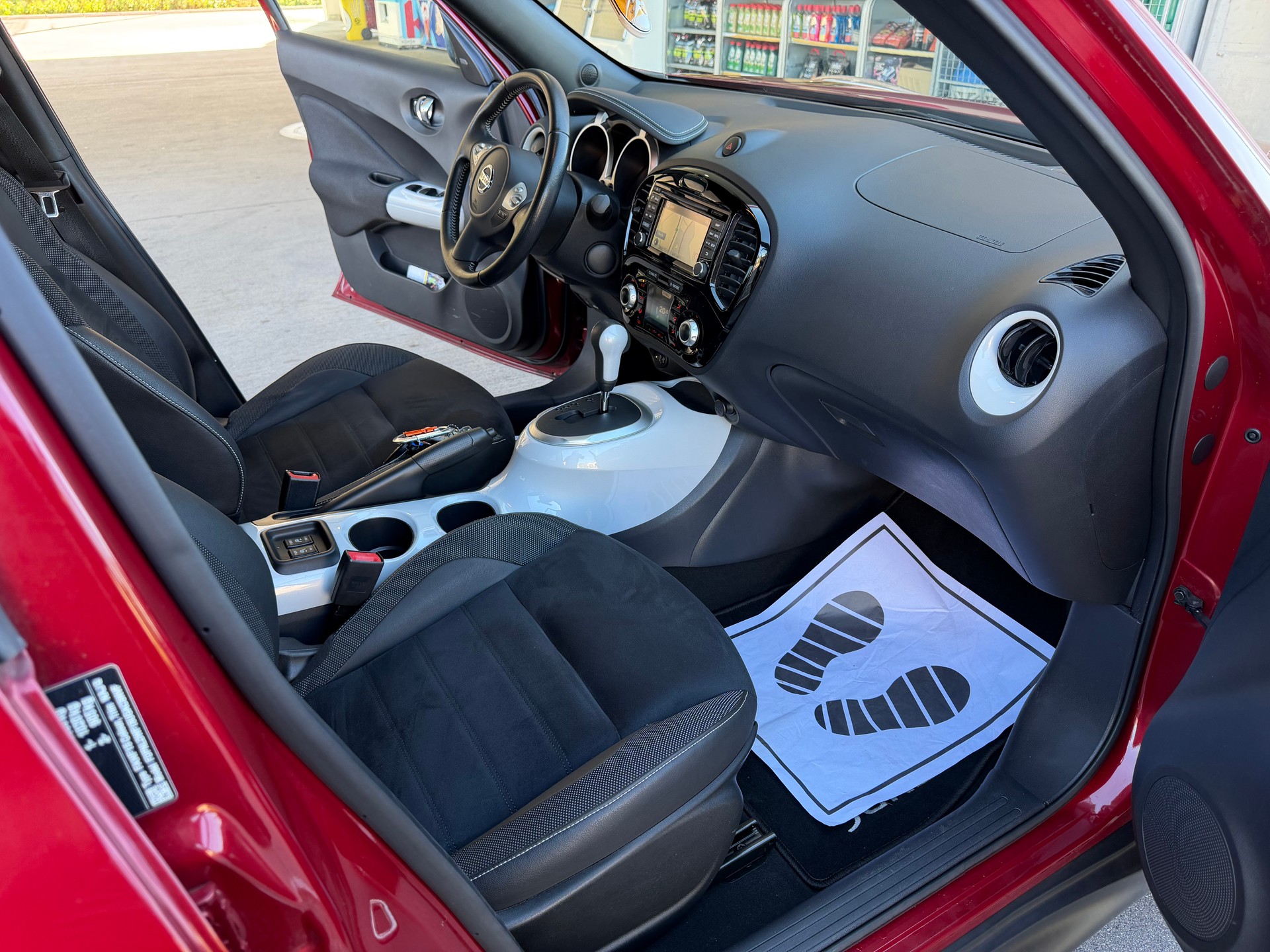 NISSAN Juke 1.6 DIG-T tekna 4x4 Xtronic M-CVT-frisch ab Mfk-image-10