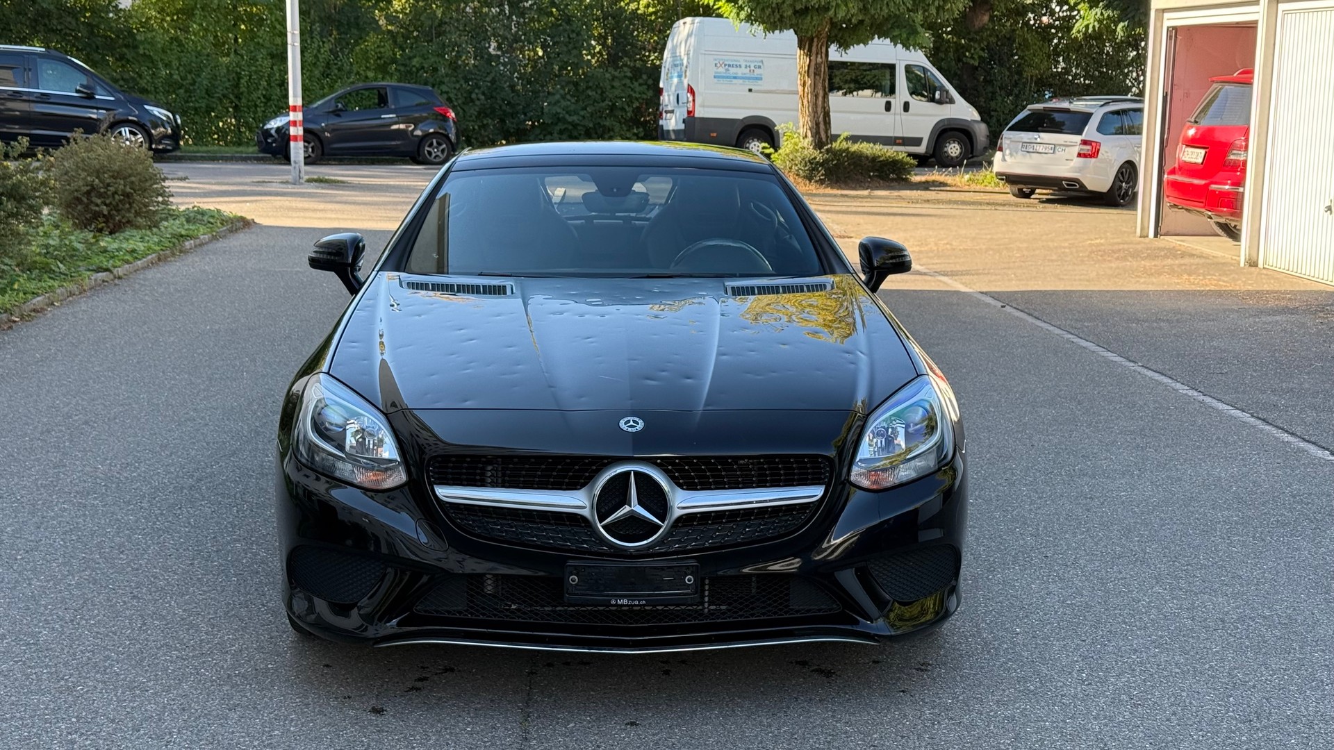 MERCEDES-BENZ SLC 180-image-2